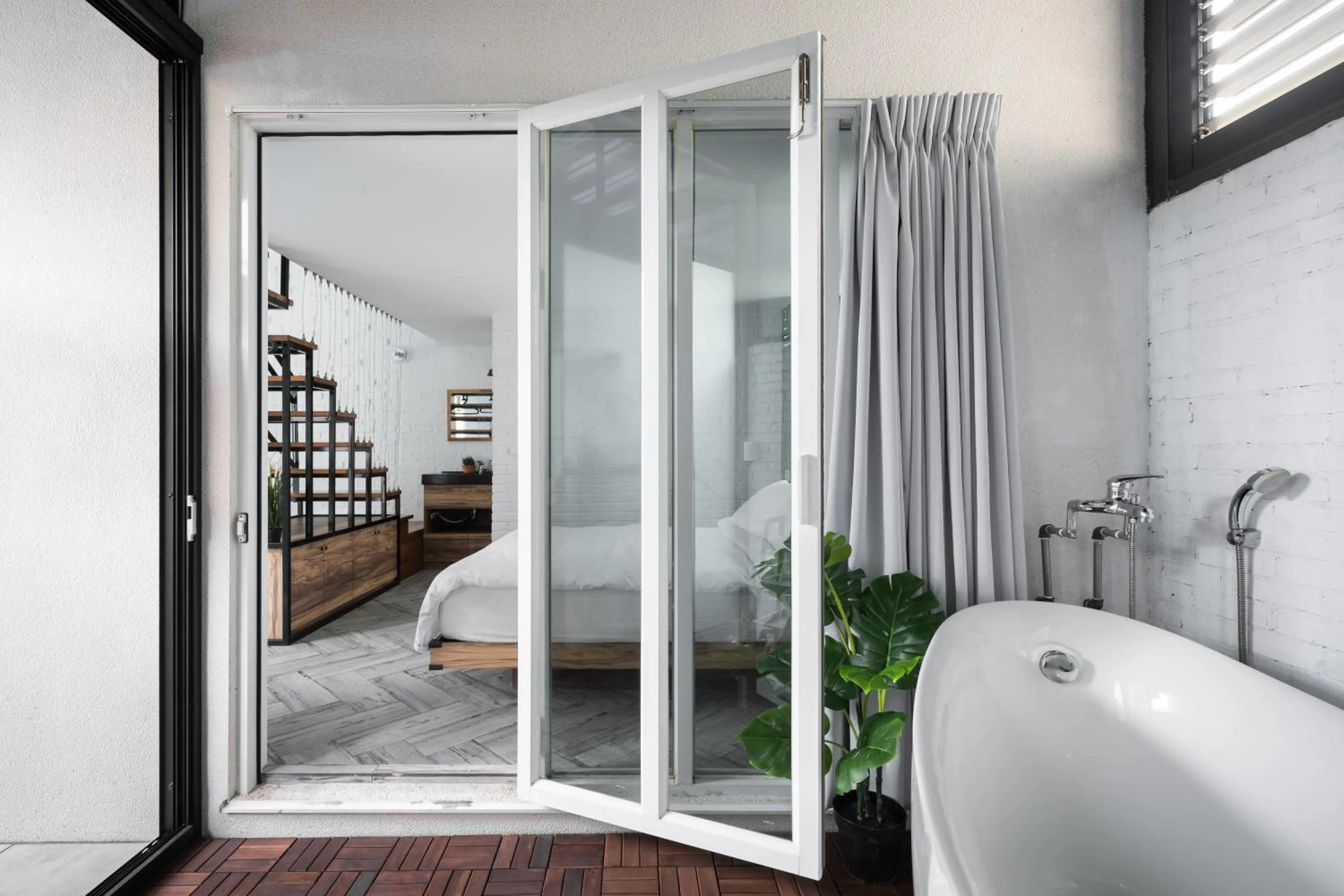 Balcony/Terrace, Bed in Color Coral Boutique Hotel