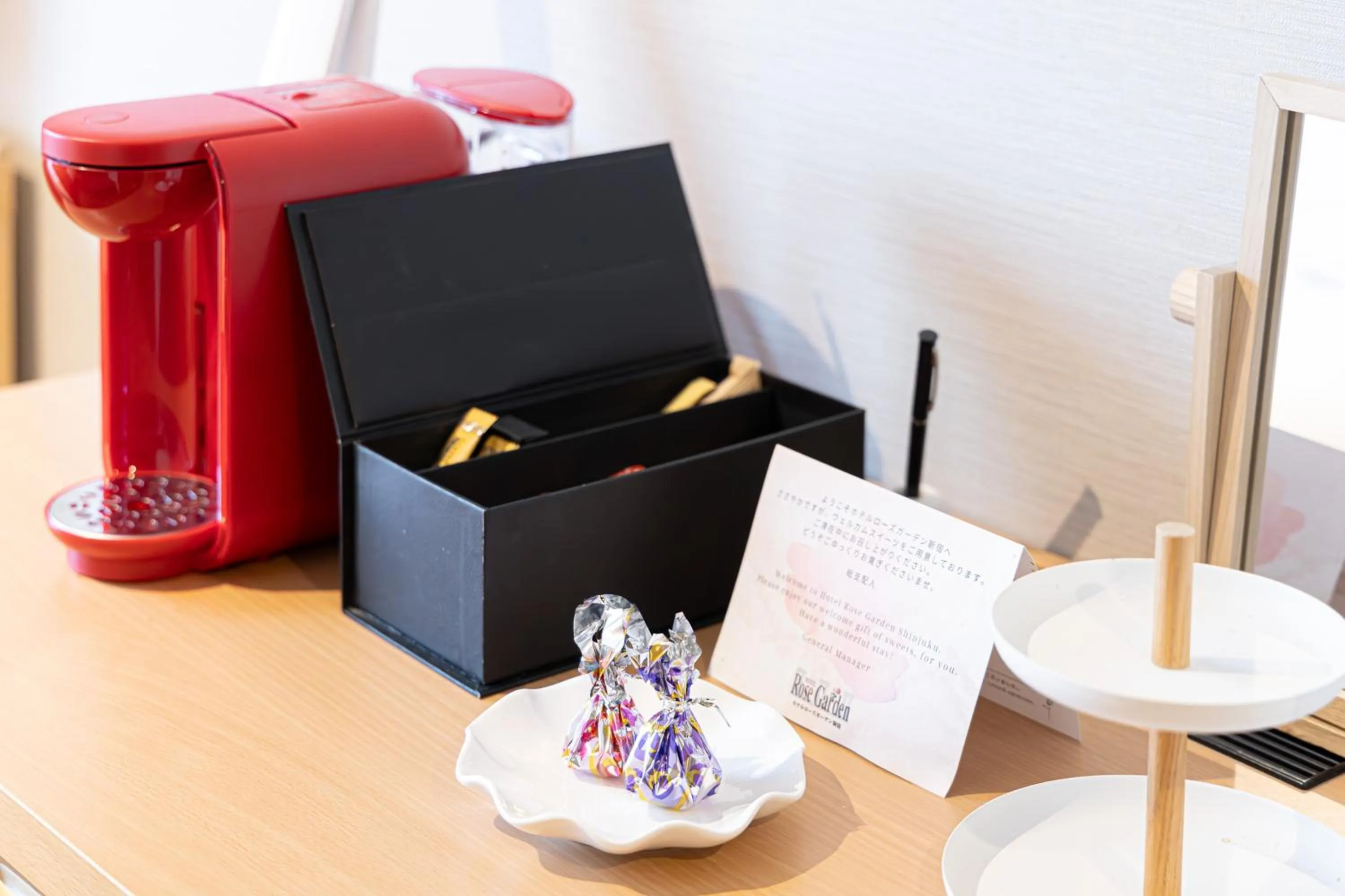 Coffee/tea facilities in Hotel Rose Garden Shinjuku