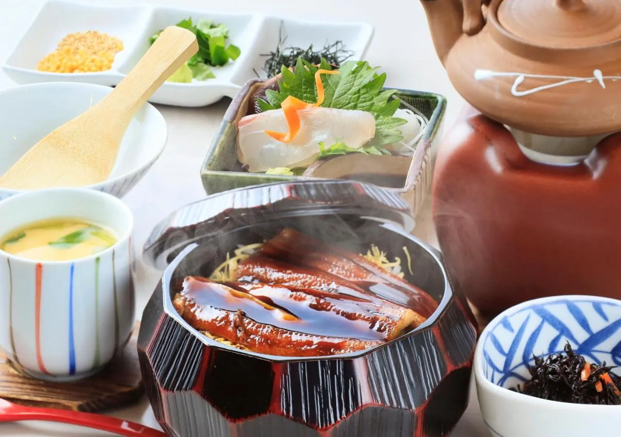 Food and drinks in Katsuura Hilltop Hotel & Residence