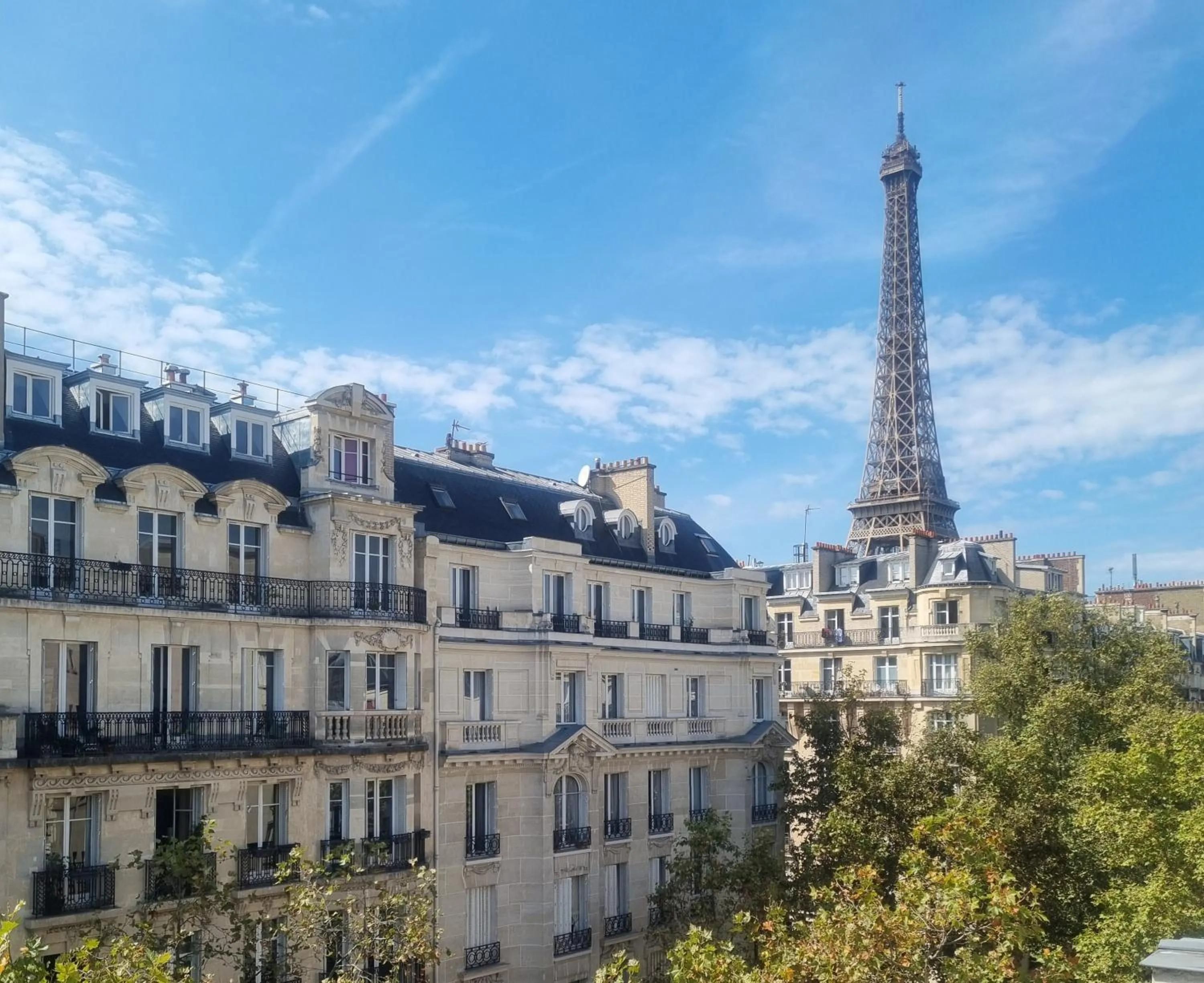 Nearby landmark in Hôtel Eiffel Kensington