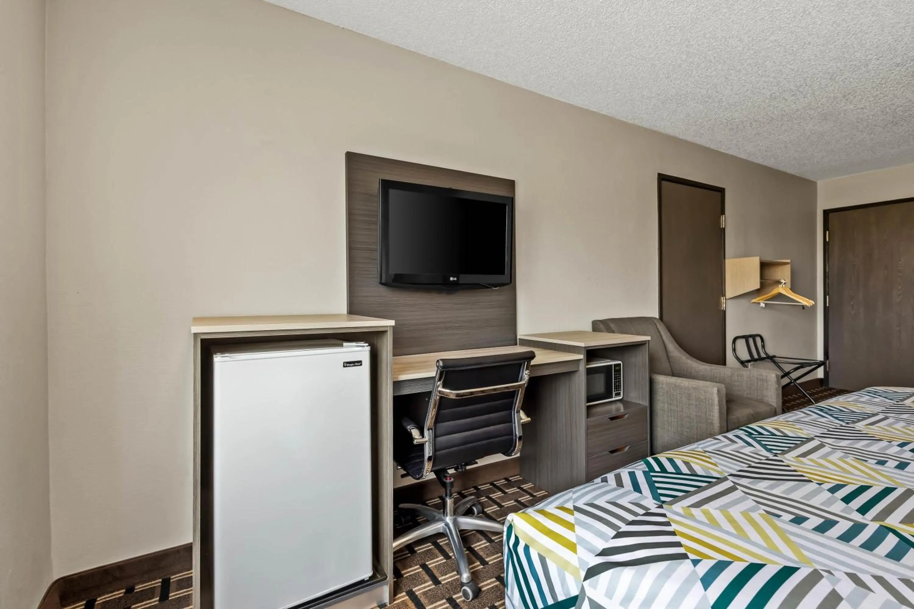 Bedroom, Bed in Motel 6 North Sioux City, SD I 29 North