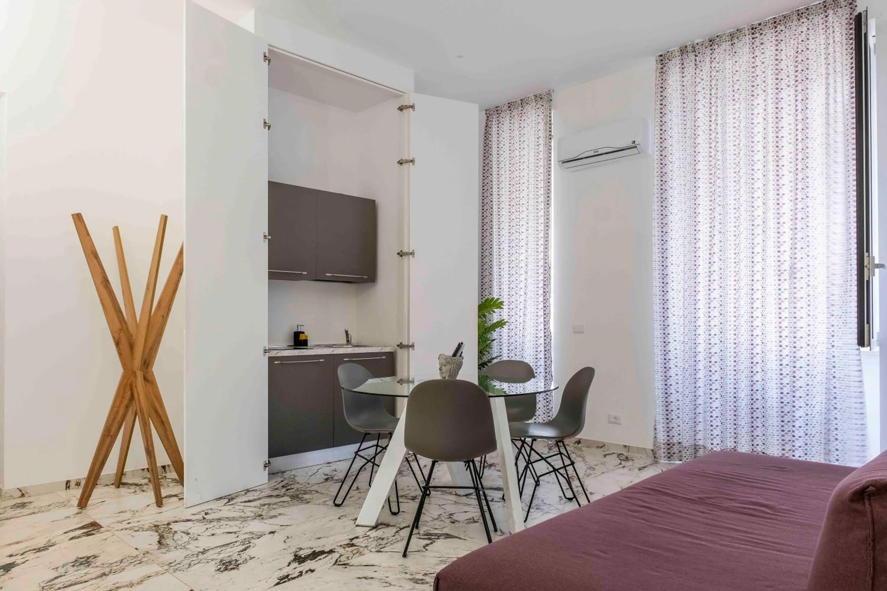 kitchen, Bed in Hotel Exclusive