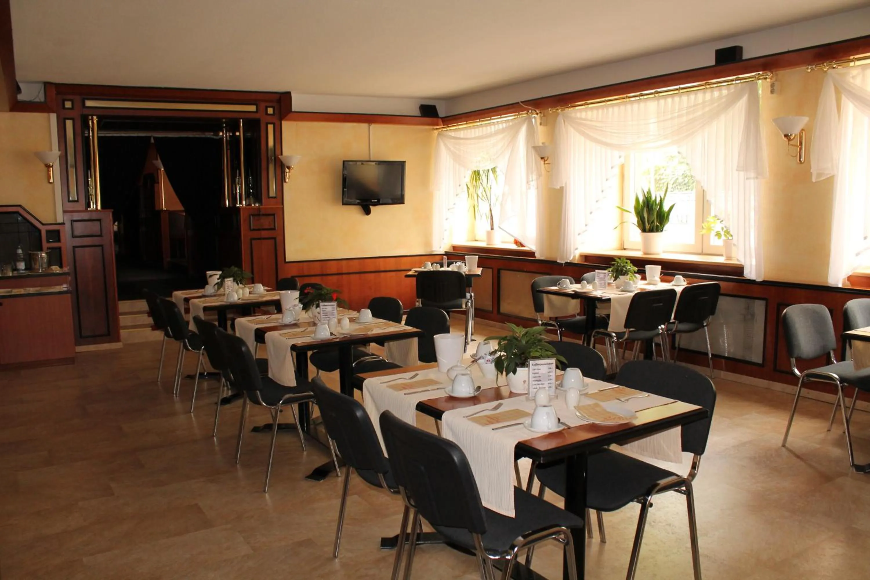 Restaurant/places to eat in Hotel Anhalt
