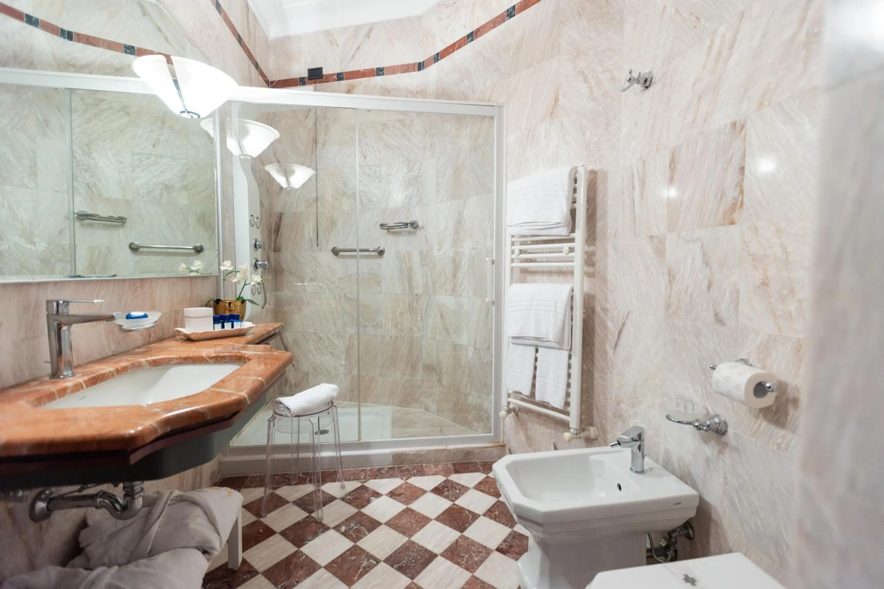 Bathroom in Grand Hotel Ortigia