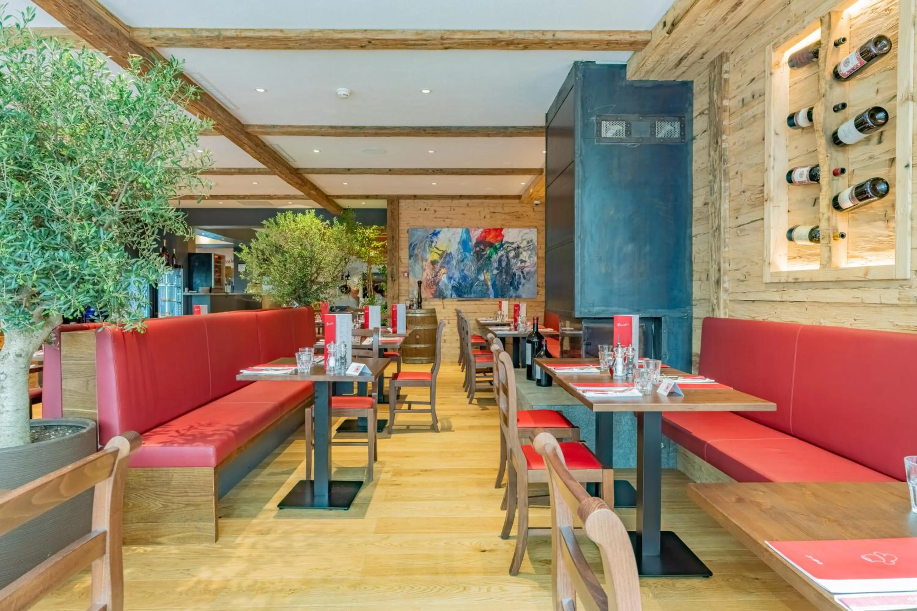 Restaurant/places to eat in Hotel Piz St. Moritz