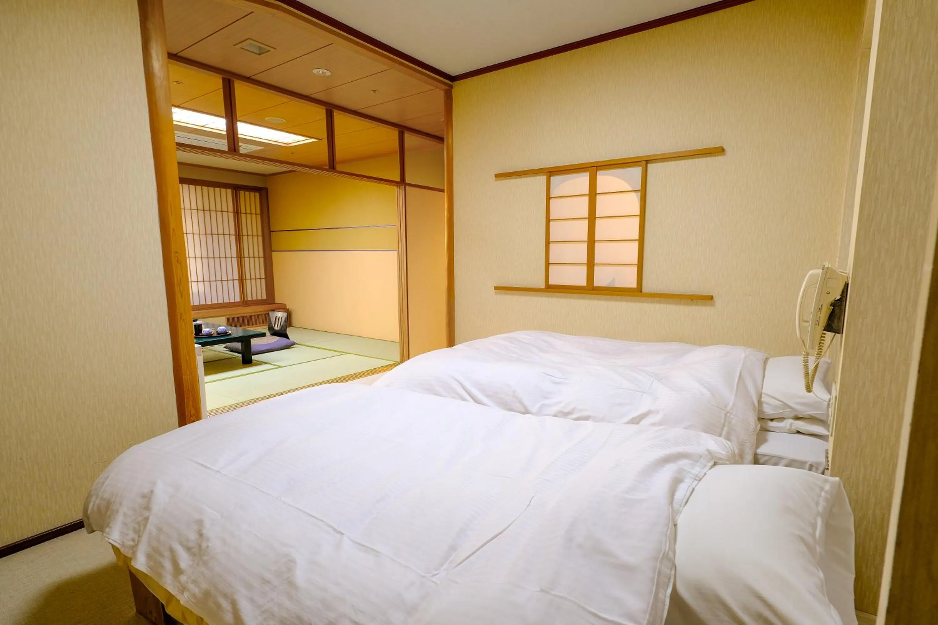 Photo of the whole room, Bed in Syoenso Hotsugawatei