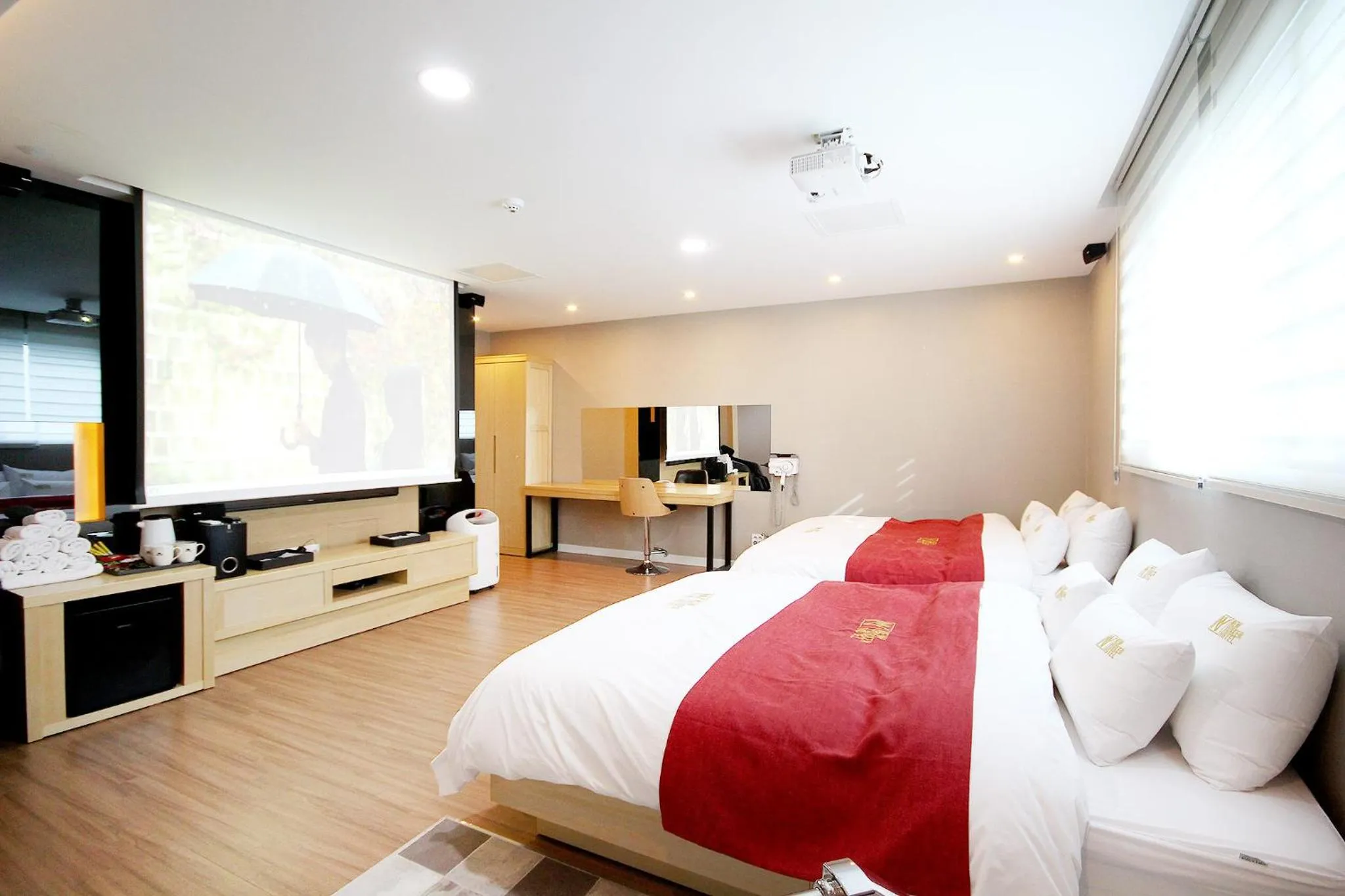 Bed in No.1 New Yorker Hotel