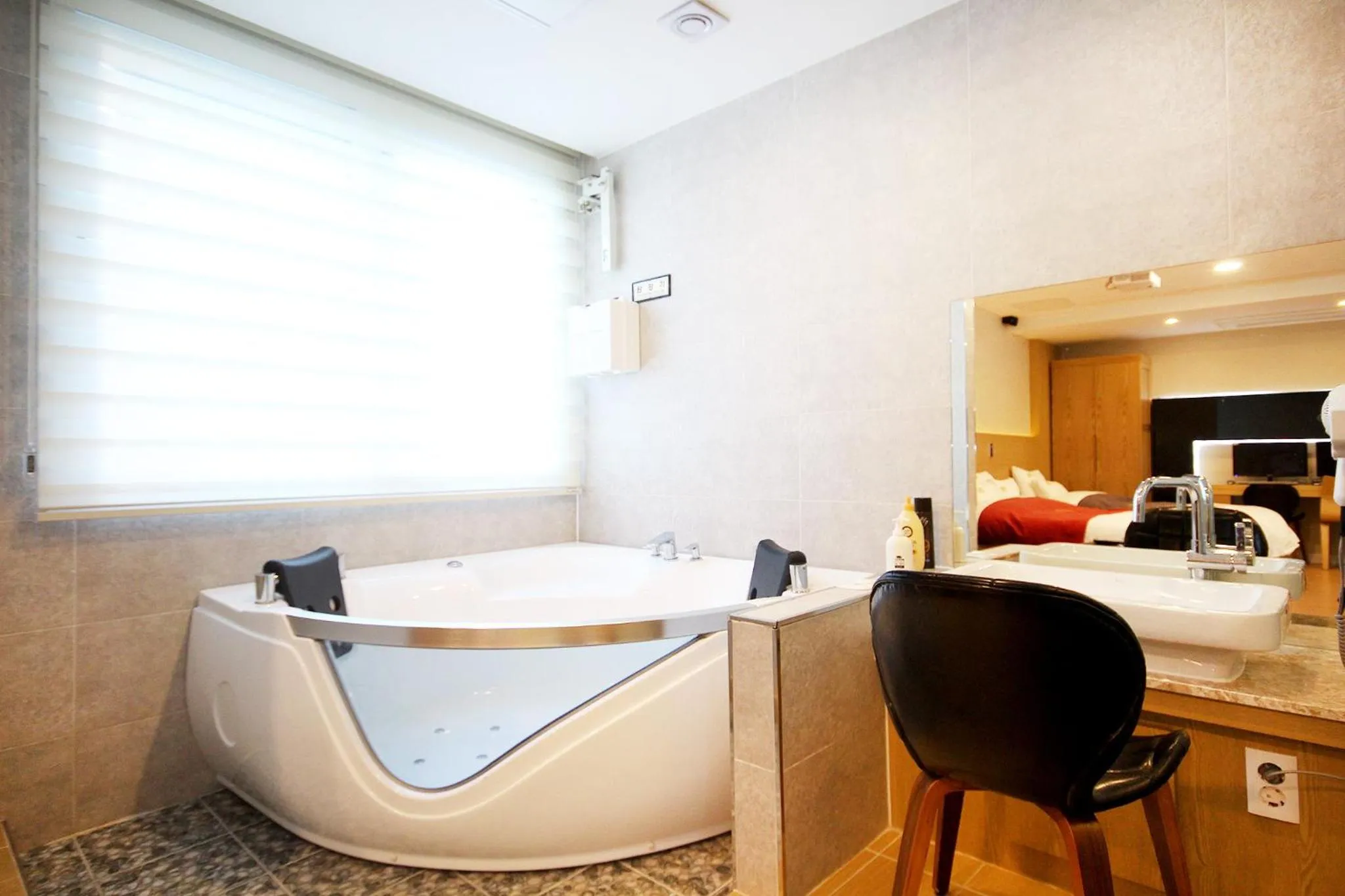 No.1 New Yorker Hotel