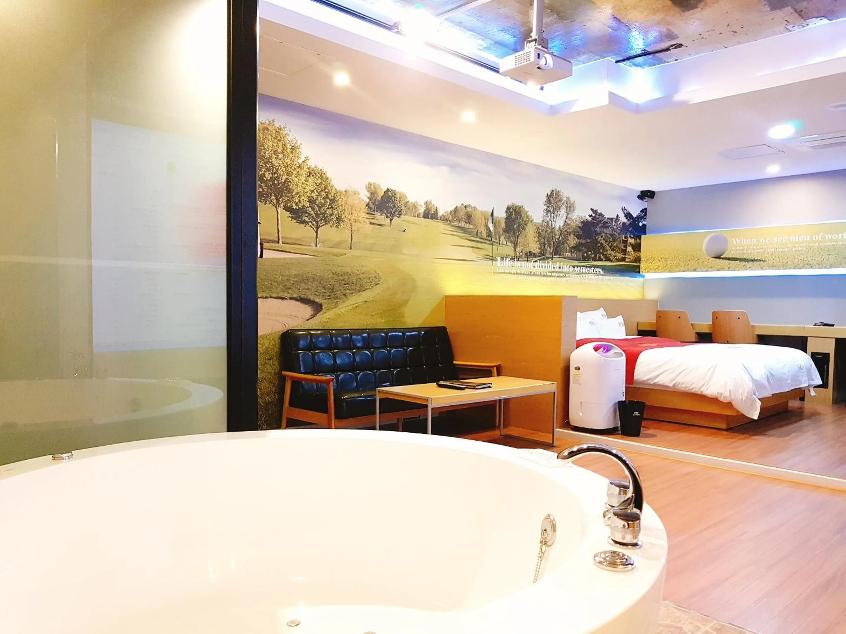 Bed in No.1 New Yorker Hotel