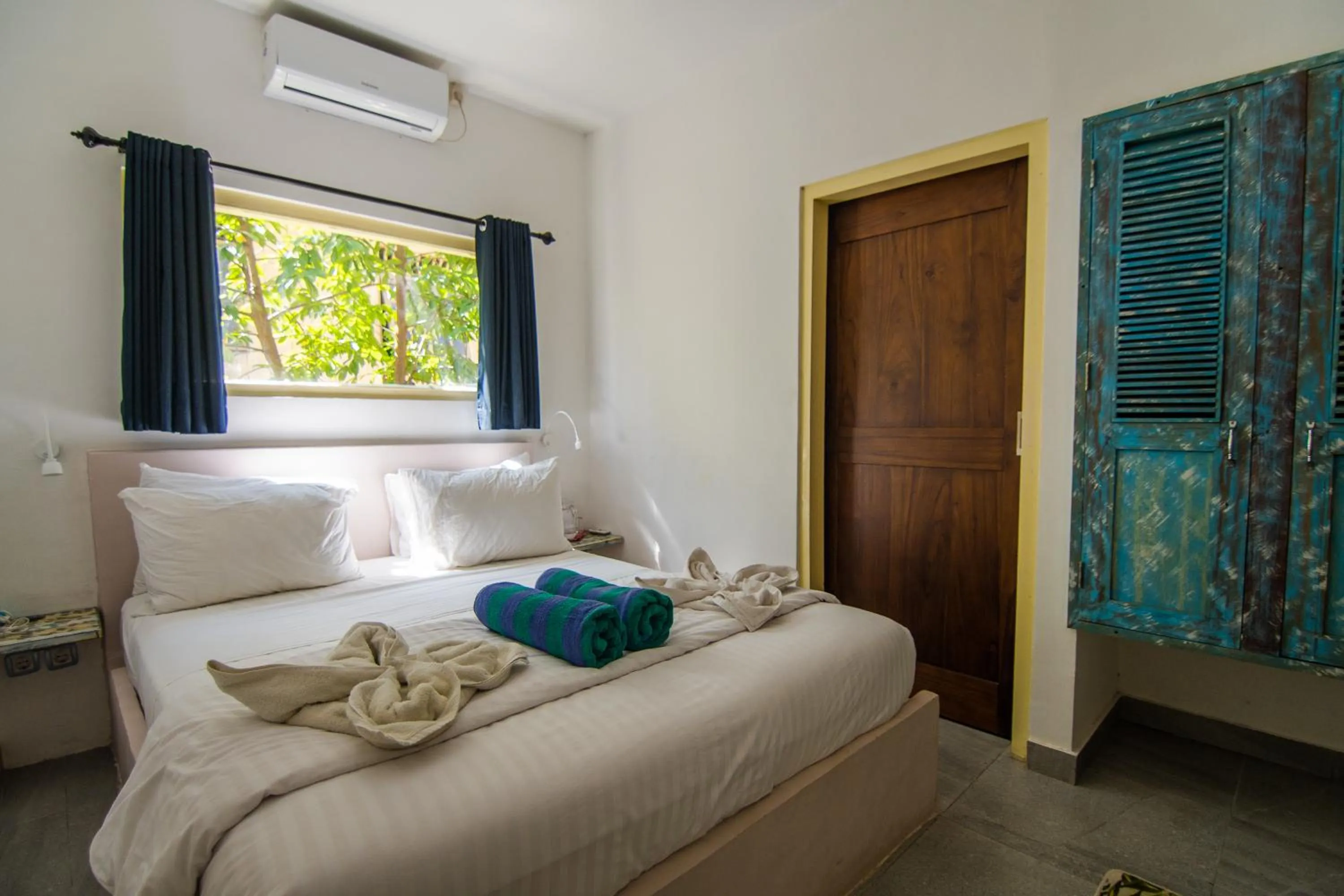 Bed in Dragon Dive Komodo Dive Resort