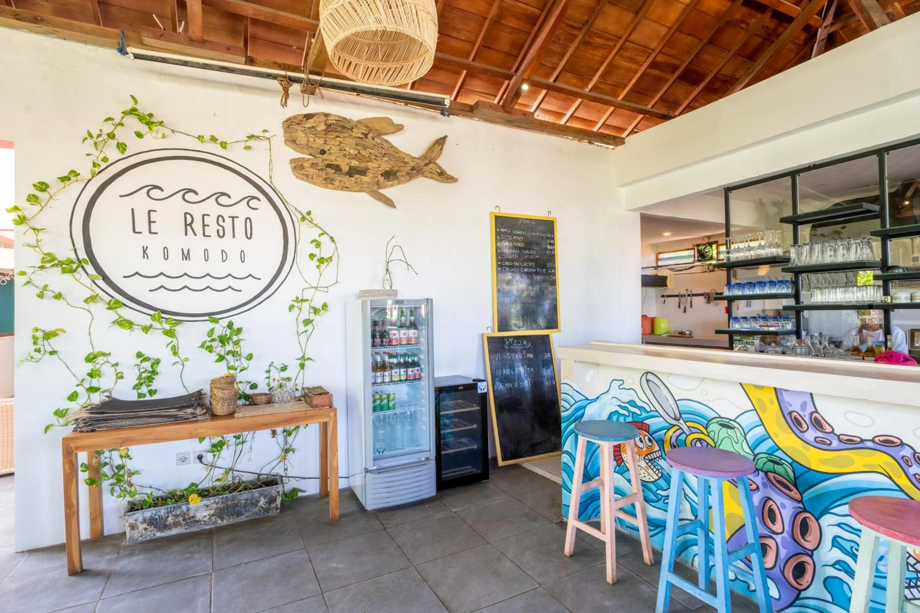 Food and drinks in Dragon Dive Komodo Dive Resort