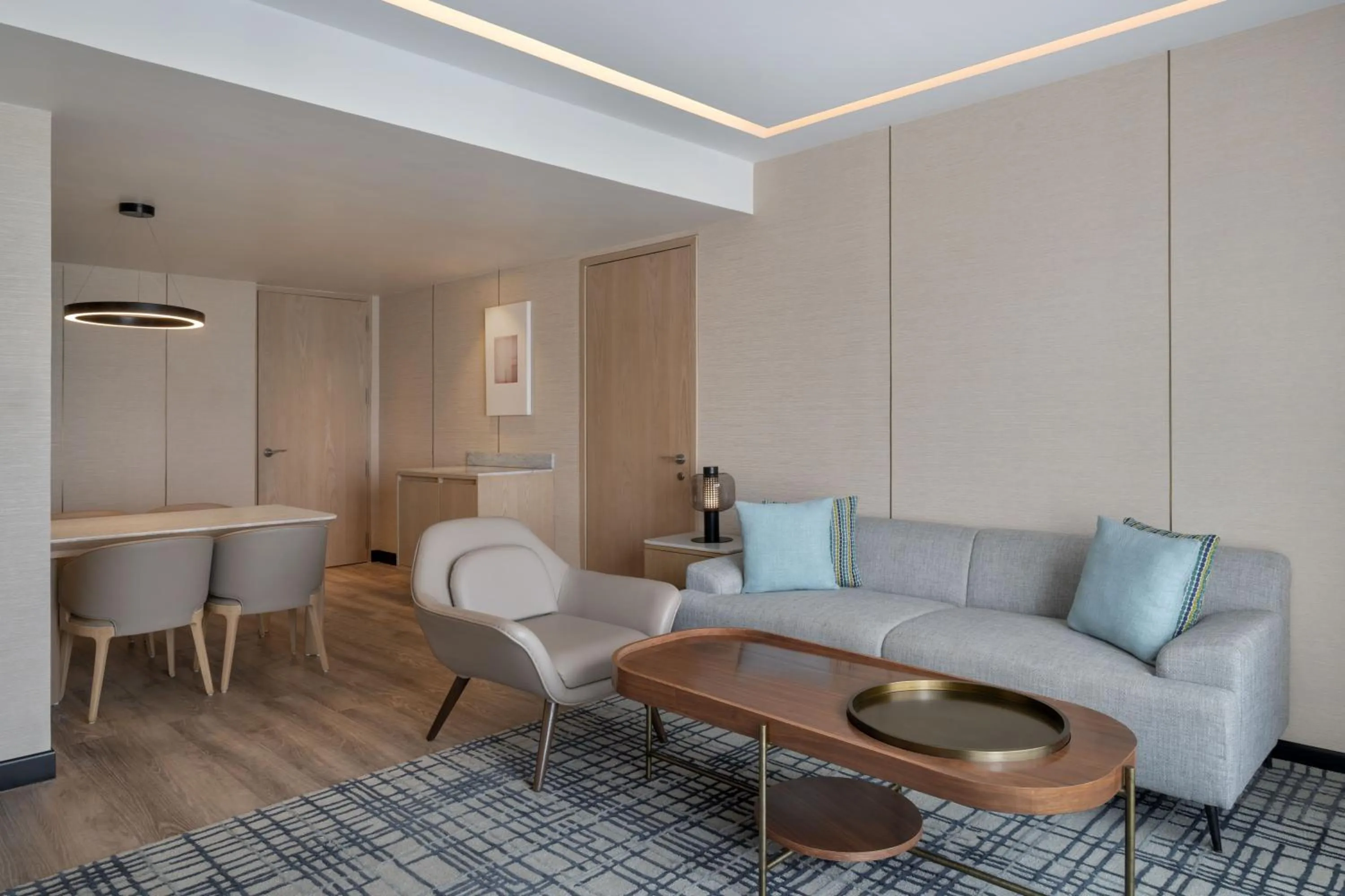 Lounge or bar in Courtyard by Marriott Mumbai International Airport