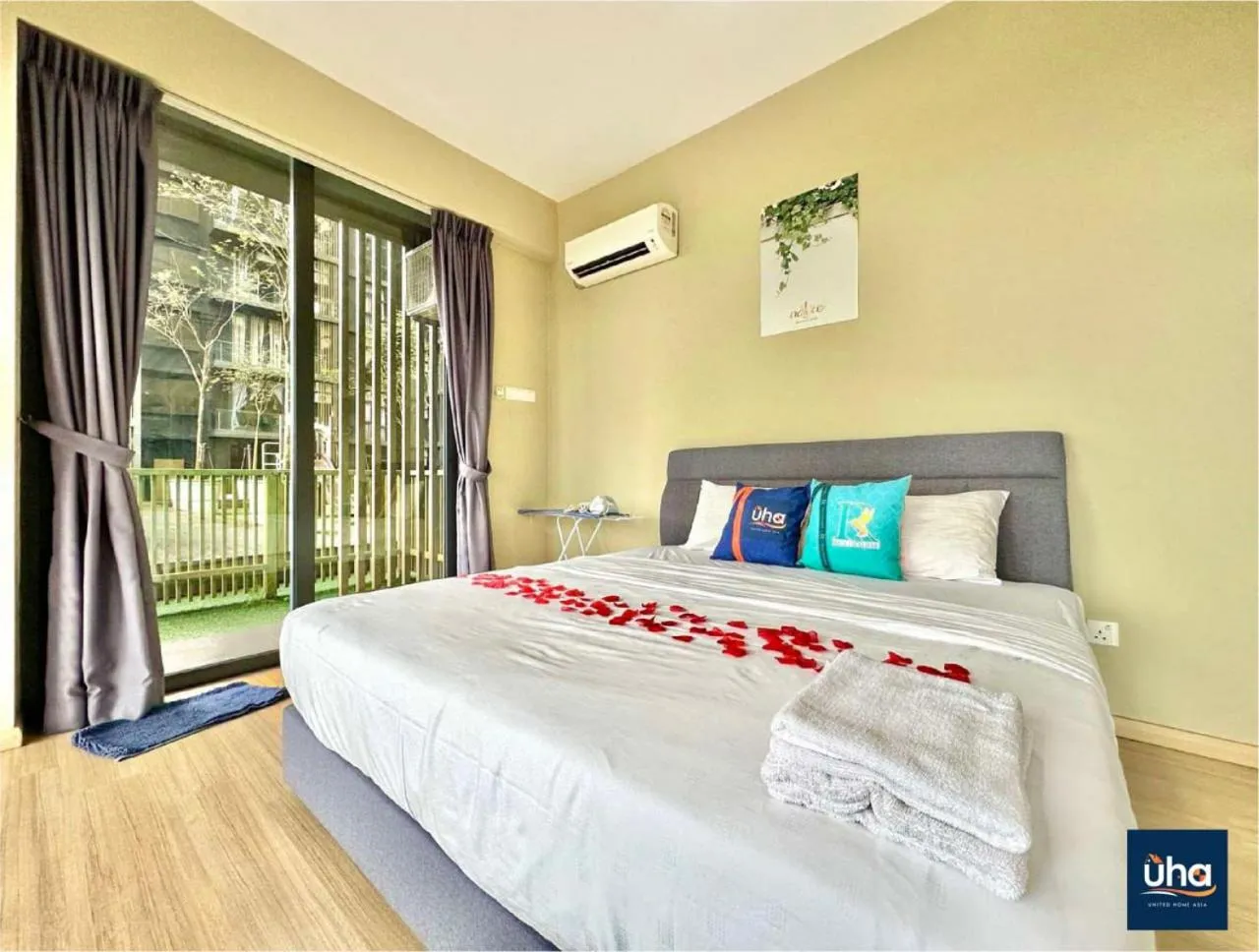 Bed in Cube 8 Teens Taman Mount Austin Apartment by UHA