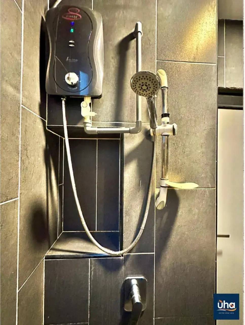 Apartment with Garden View in Cube 8 Teens Taman Mount Austin Apartment by UHA Apartment with Garden View in Cube 8 Teens Taman Mount Austin Apartment by UHA