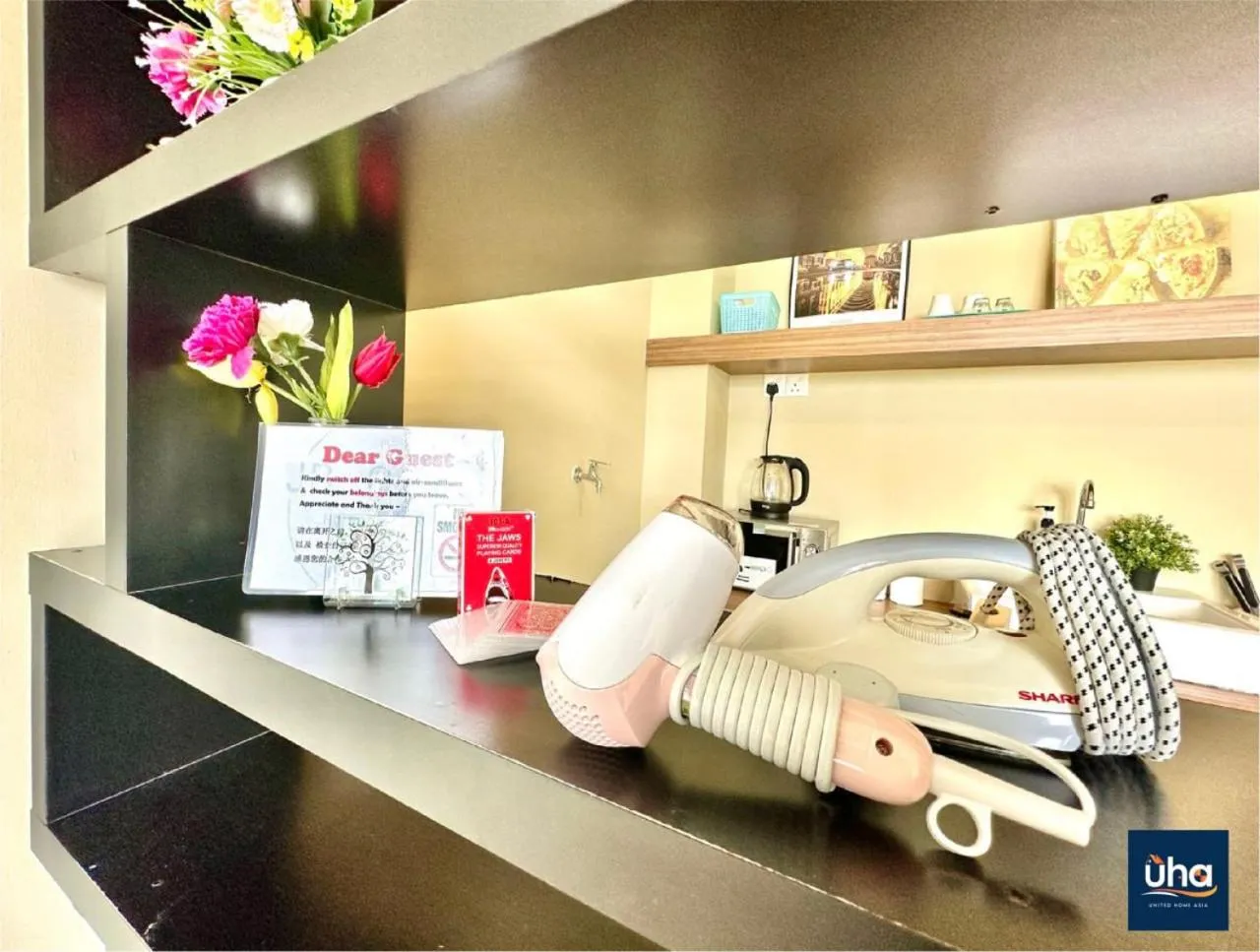 Cube 8 Teens Taman Mount Austin Apartment by UHA