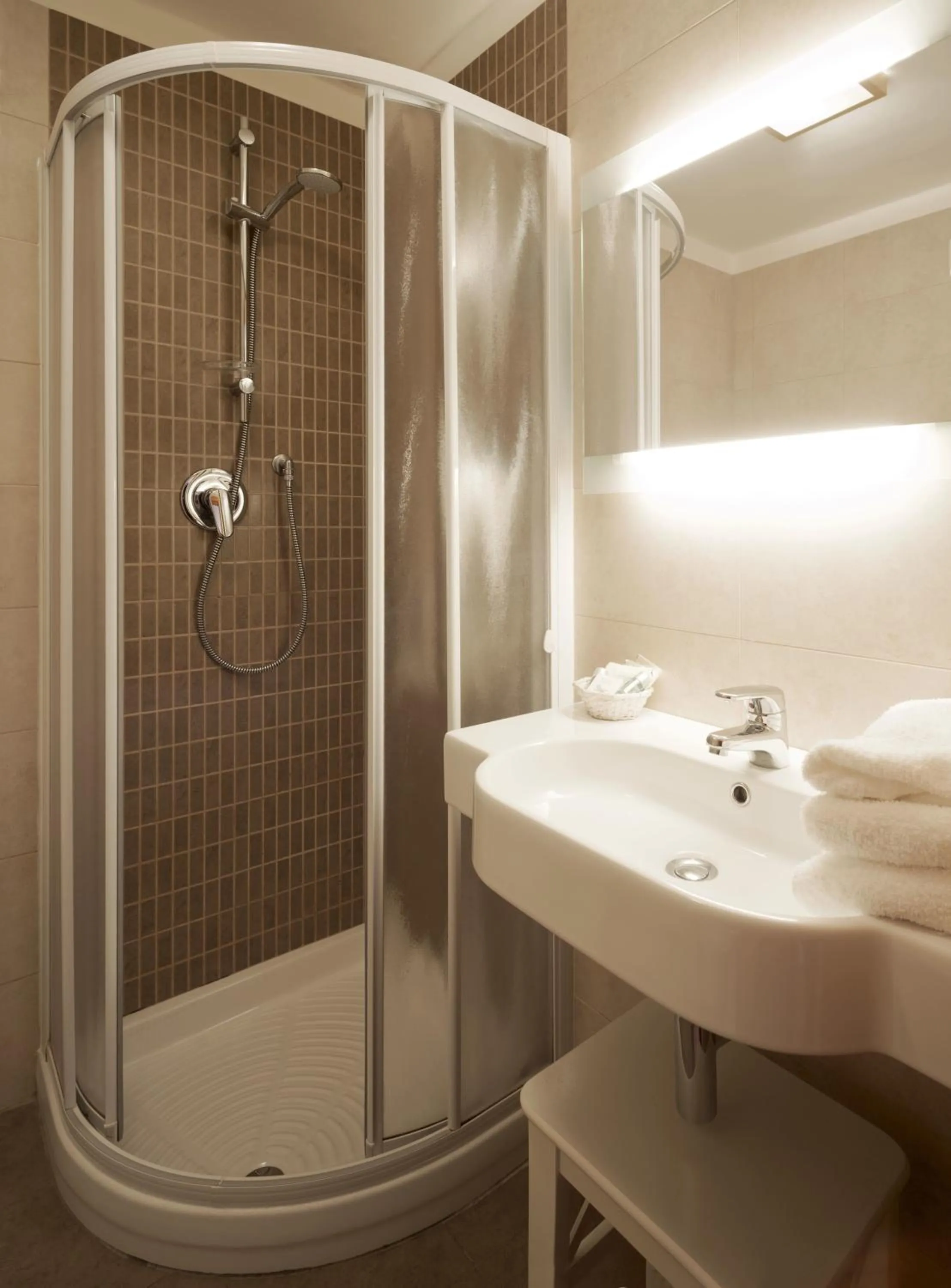 Bathroom in Hotel Aurora