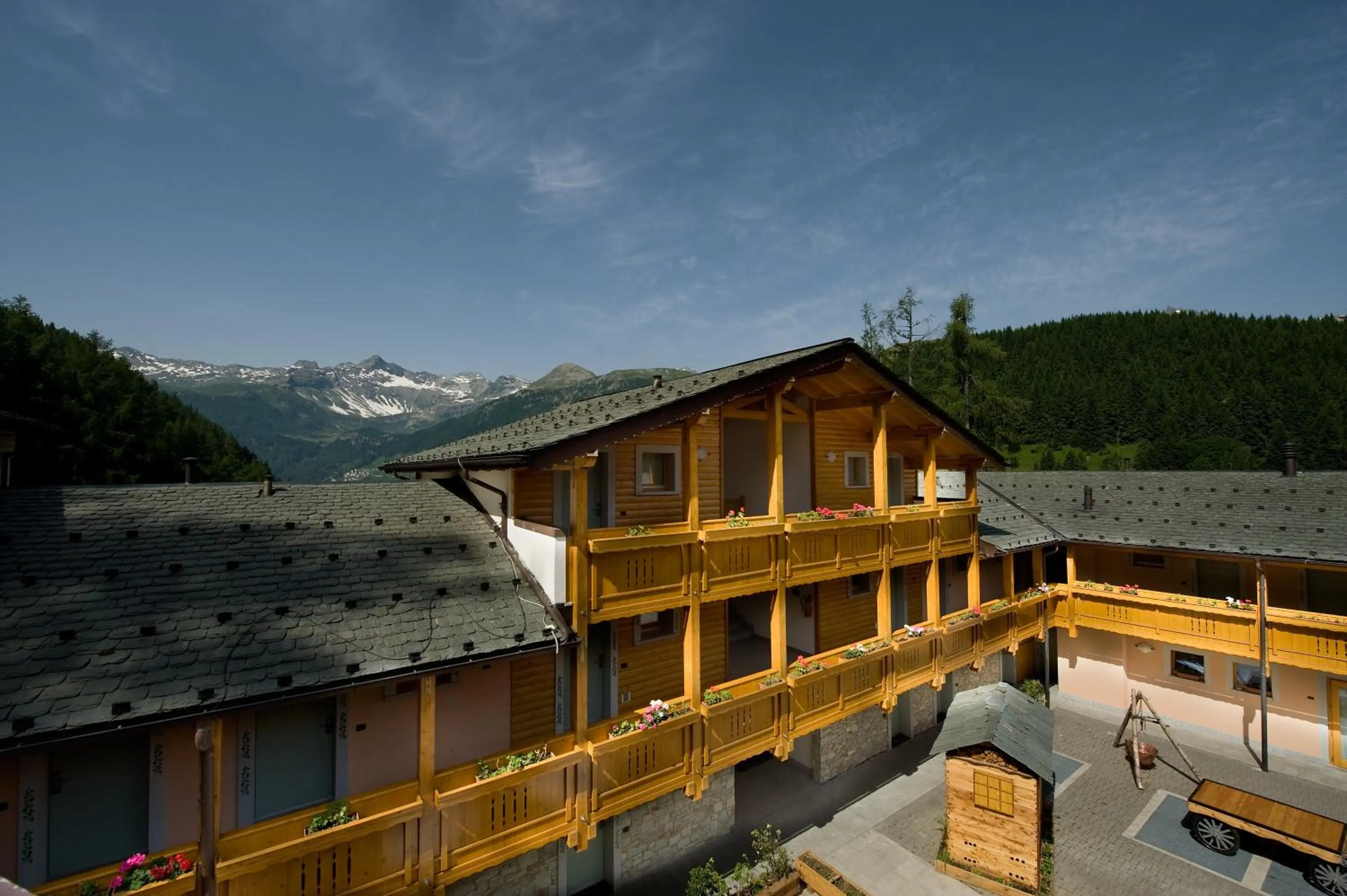 Property building in Boscone Suite Hotel