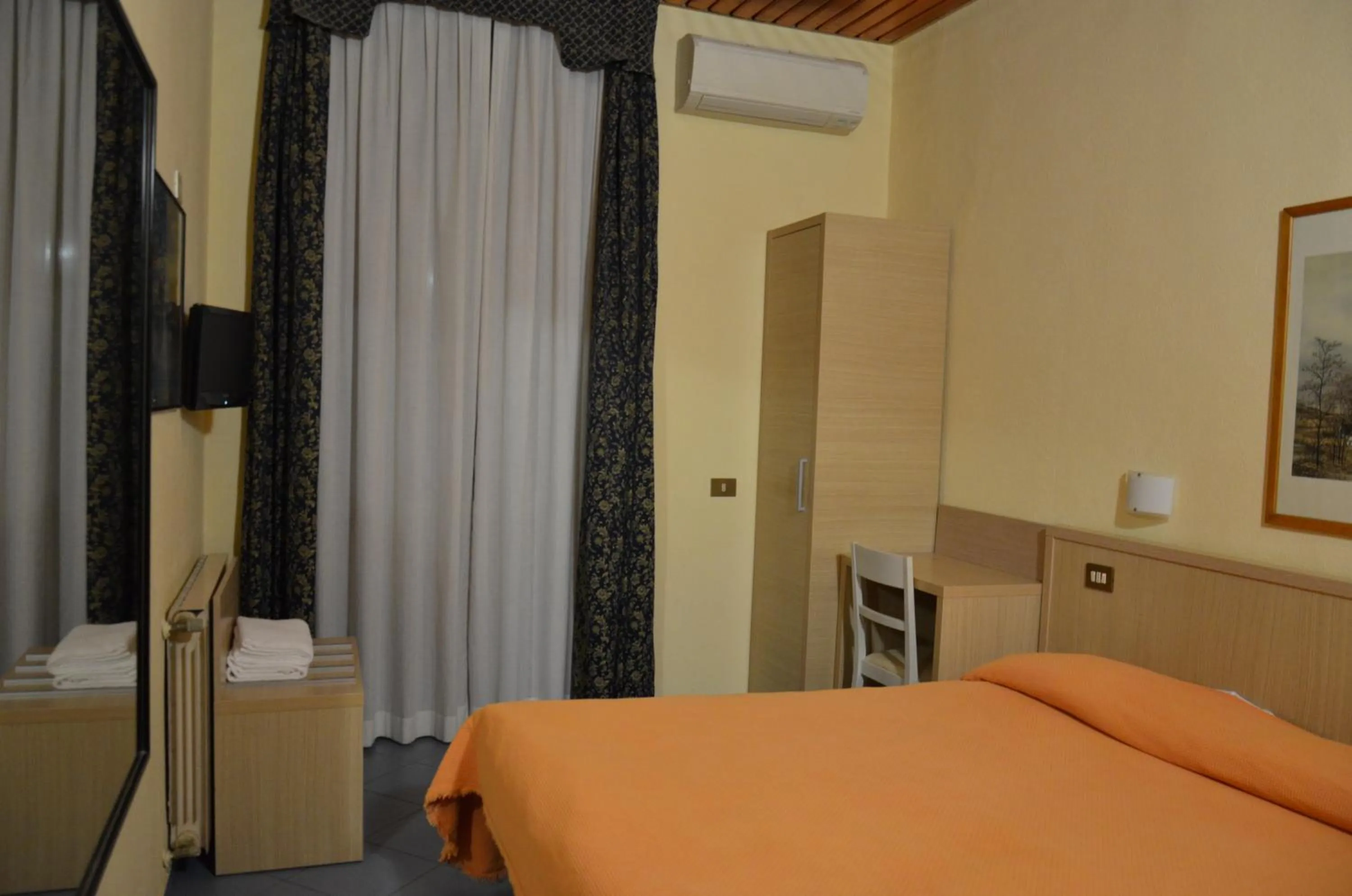 Photo of the whole room, Bed in Hotel Nizza