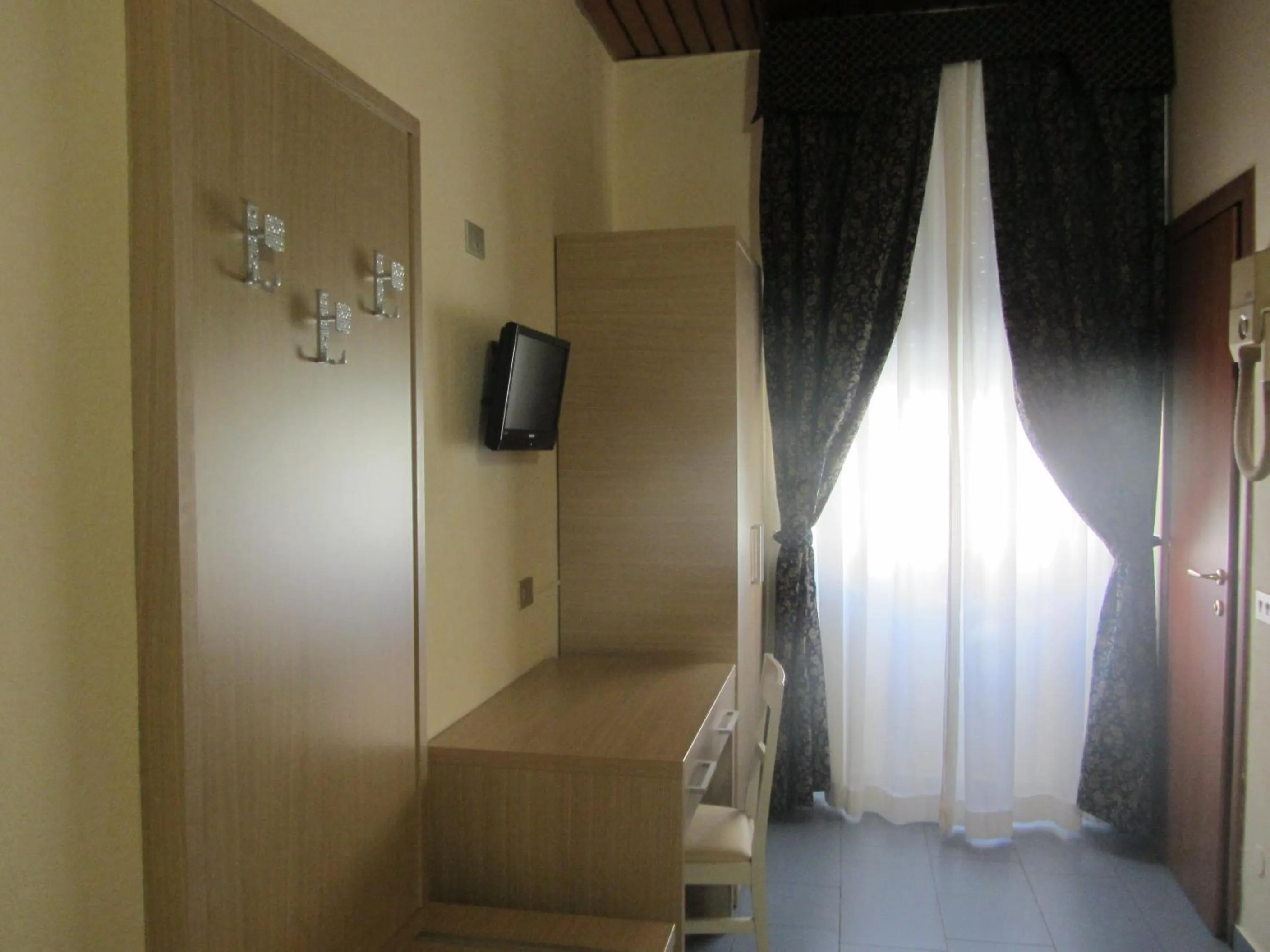 Photo of the whole room in Hotel Nizza