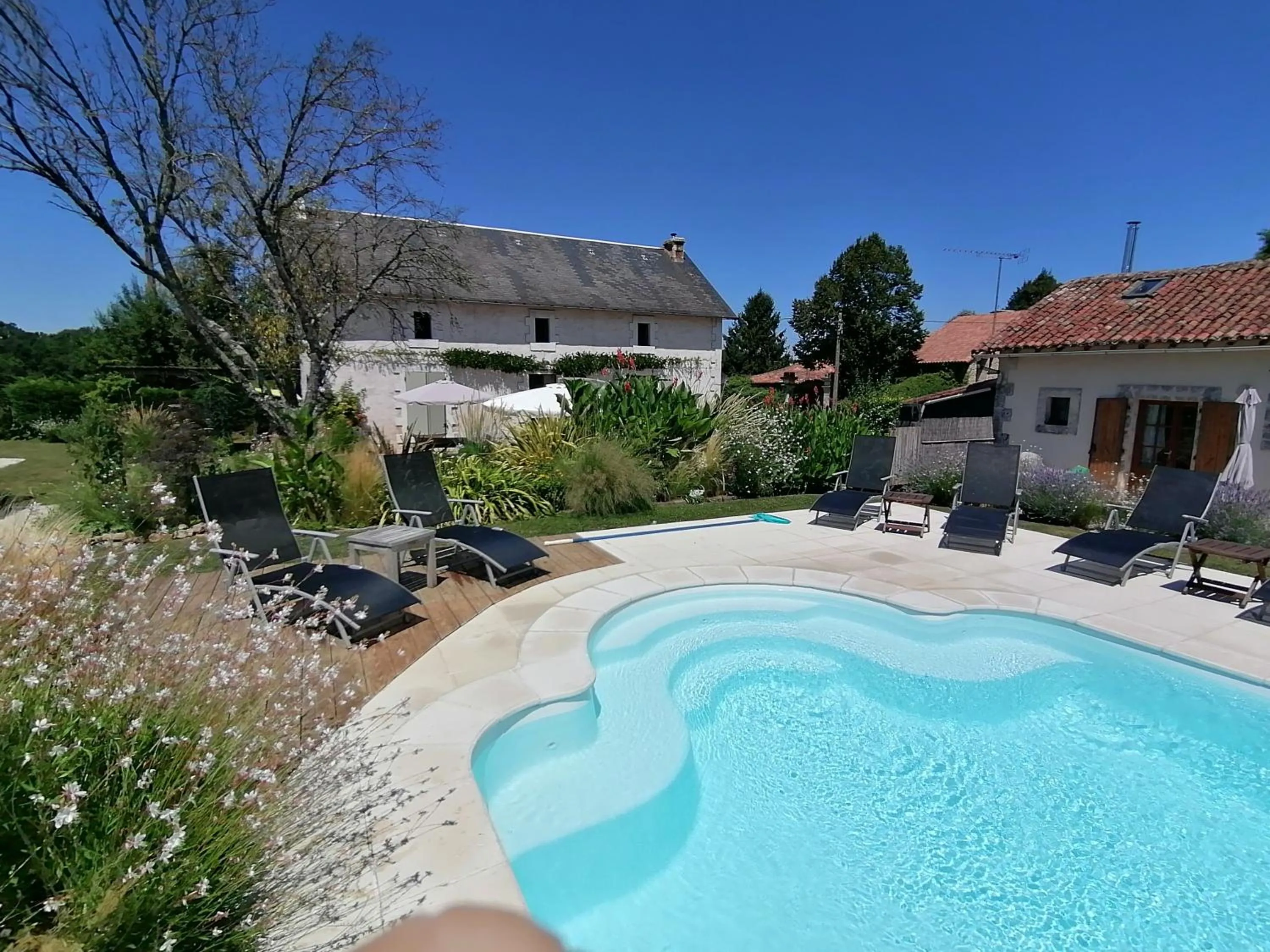 Property building in La Vieille Gorce Chambres d'Hôtes near Civray