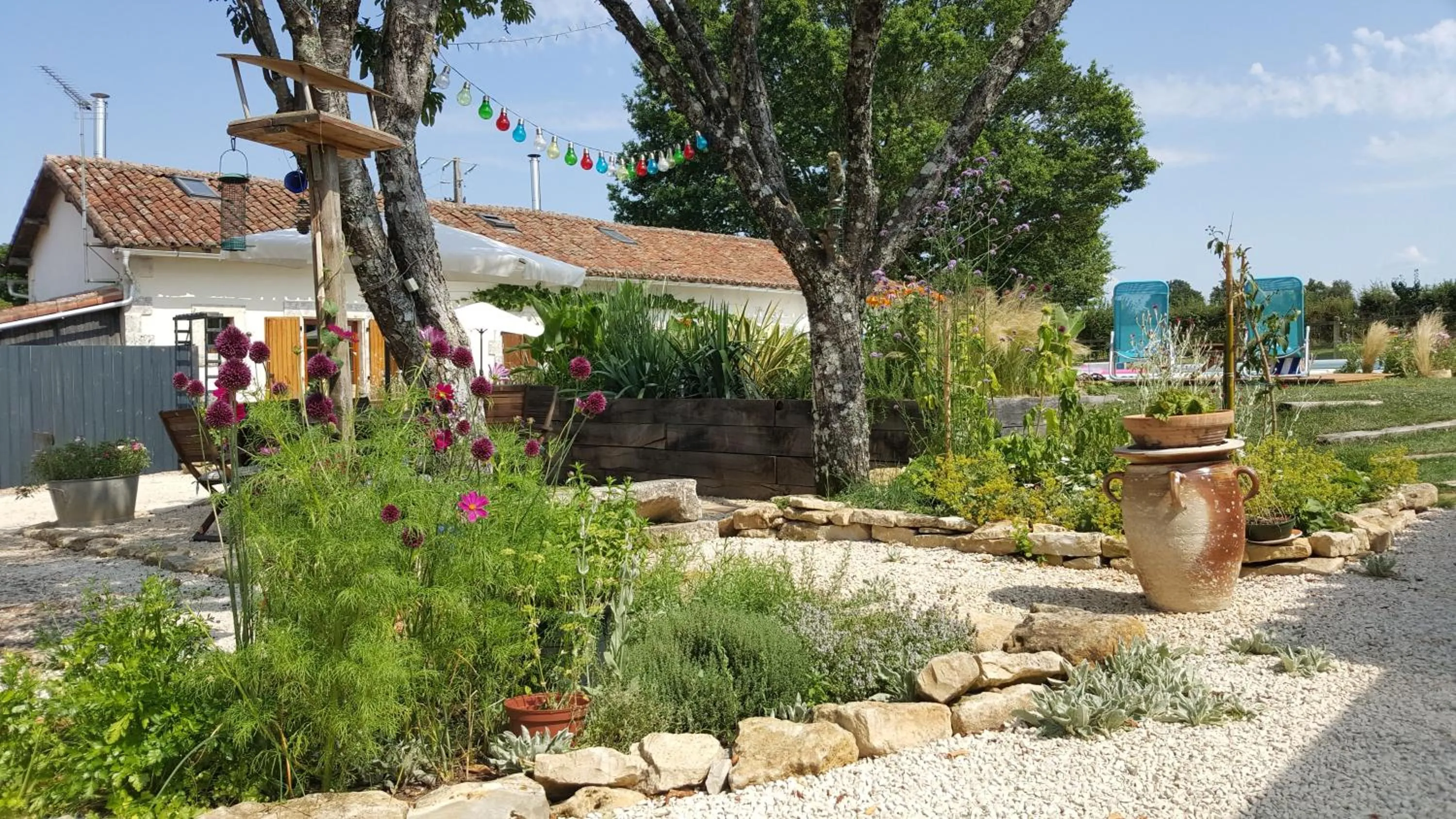 Garden in La Vieille Gorce Chambres d'Hôtes near Civray