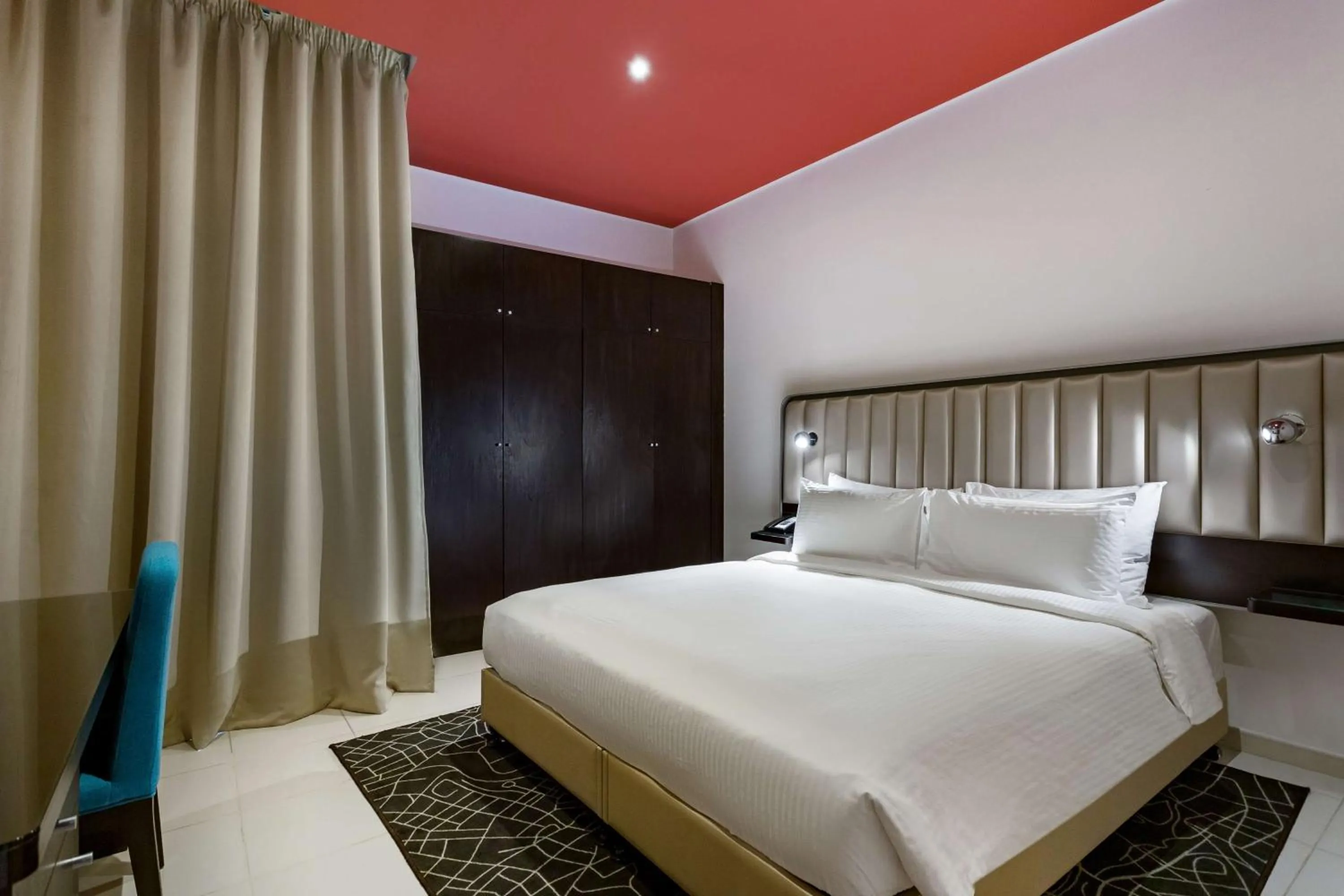 Photo of the whole room, Bed in Radisson Hotel & Apartments Dammam Industrial City