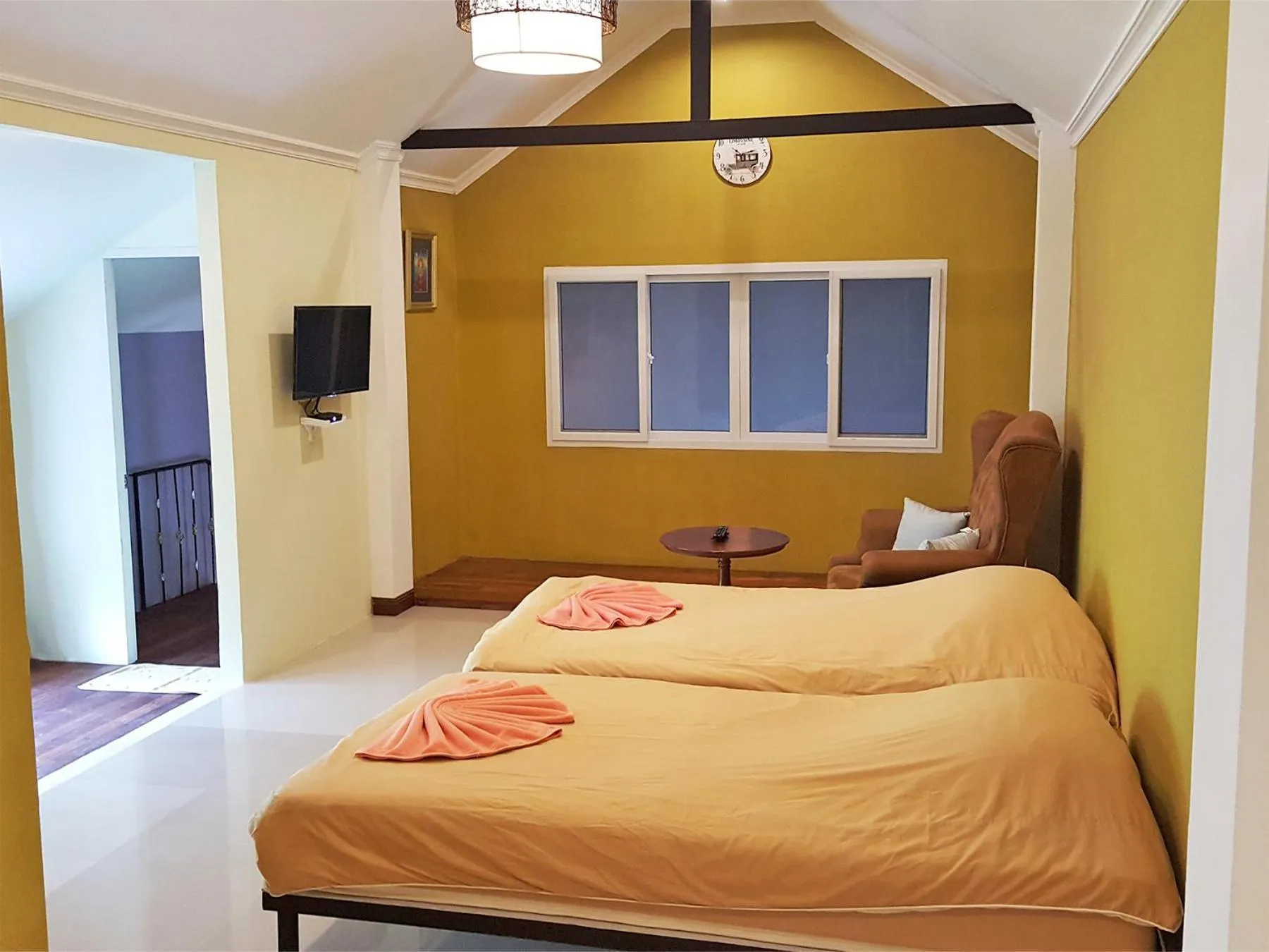 Bed in Phuiyara Resort
