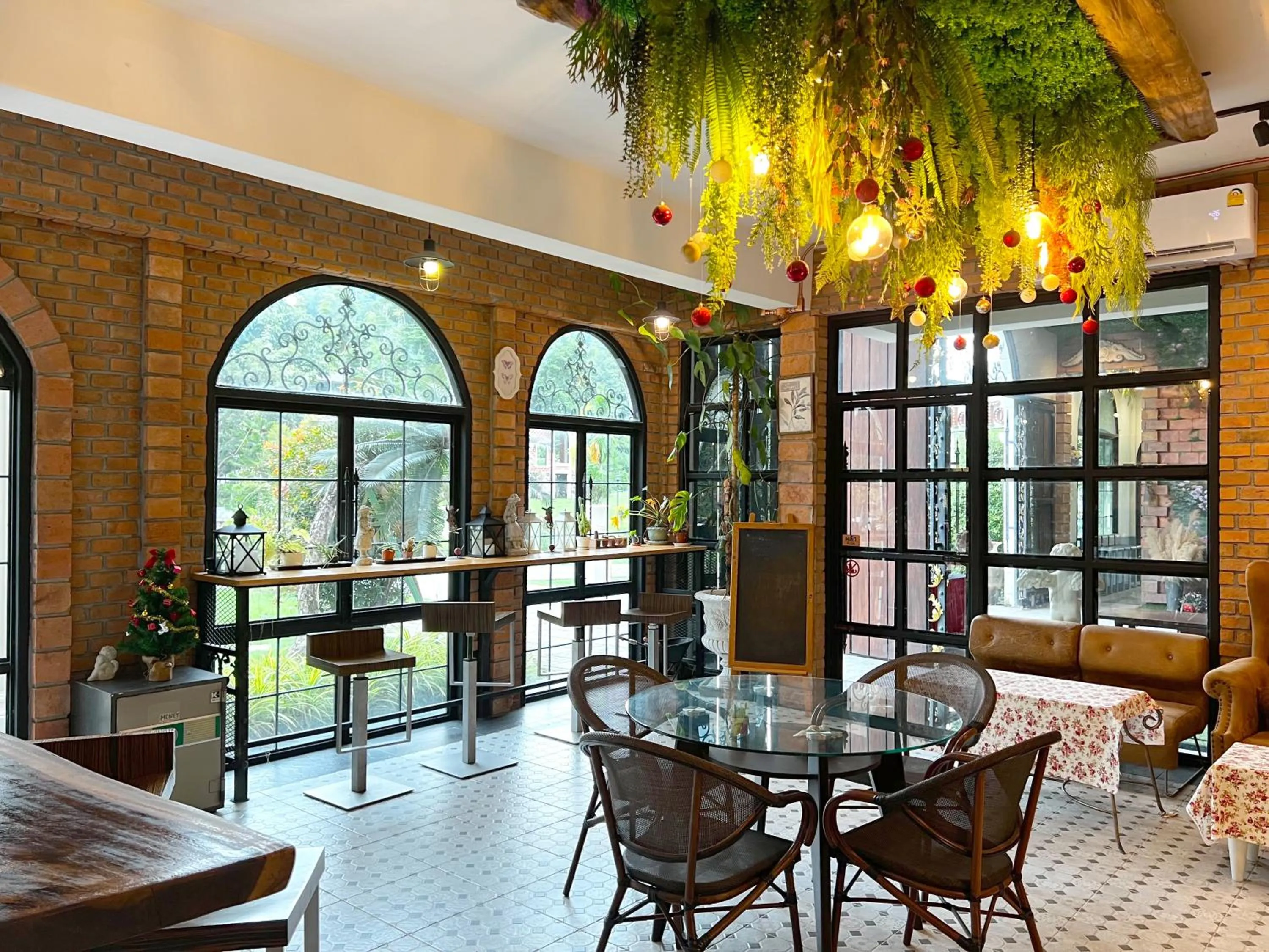 Restaurant/places to eat in Phuiyara Resort