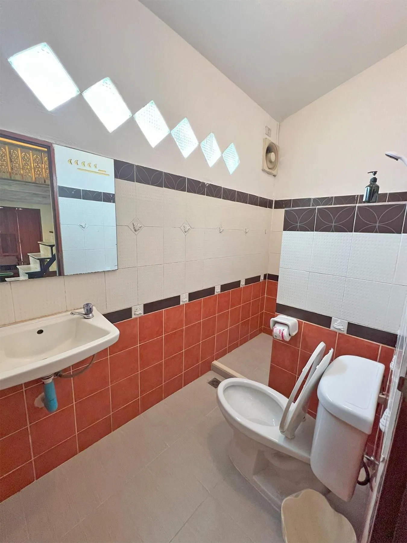 Toilet in Phuiyara Resort