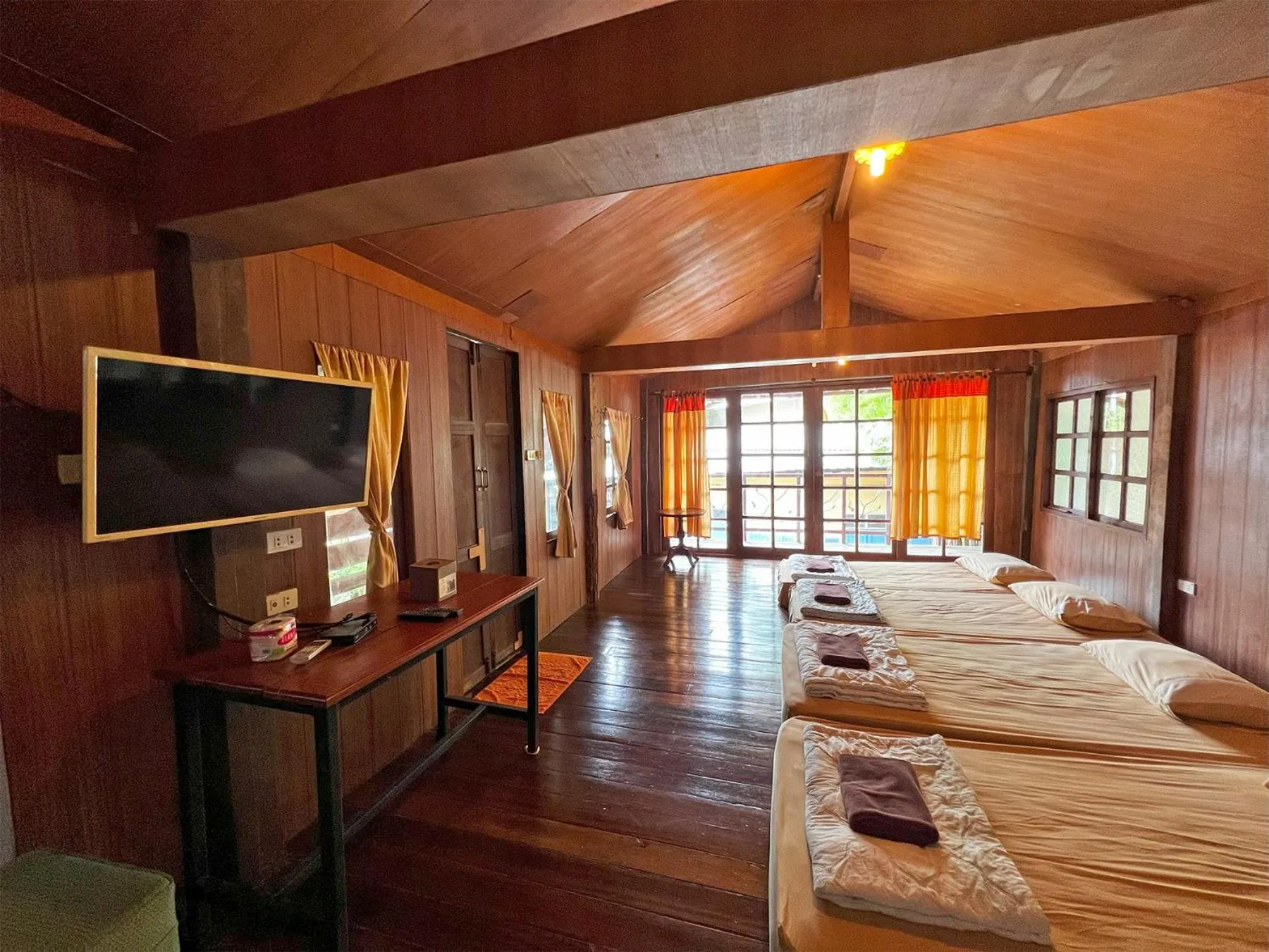 Photo of the whole room, Bed in Phuiyara Resort