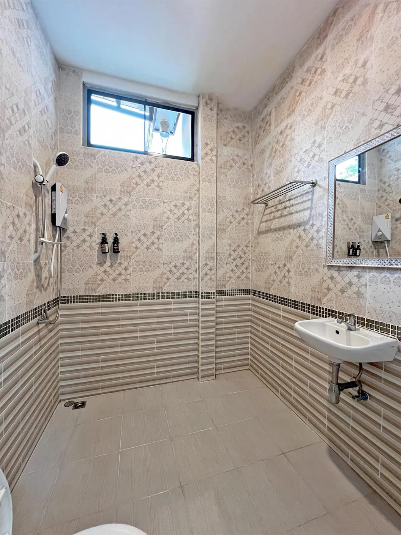 Shower in Phuiyara Resort