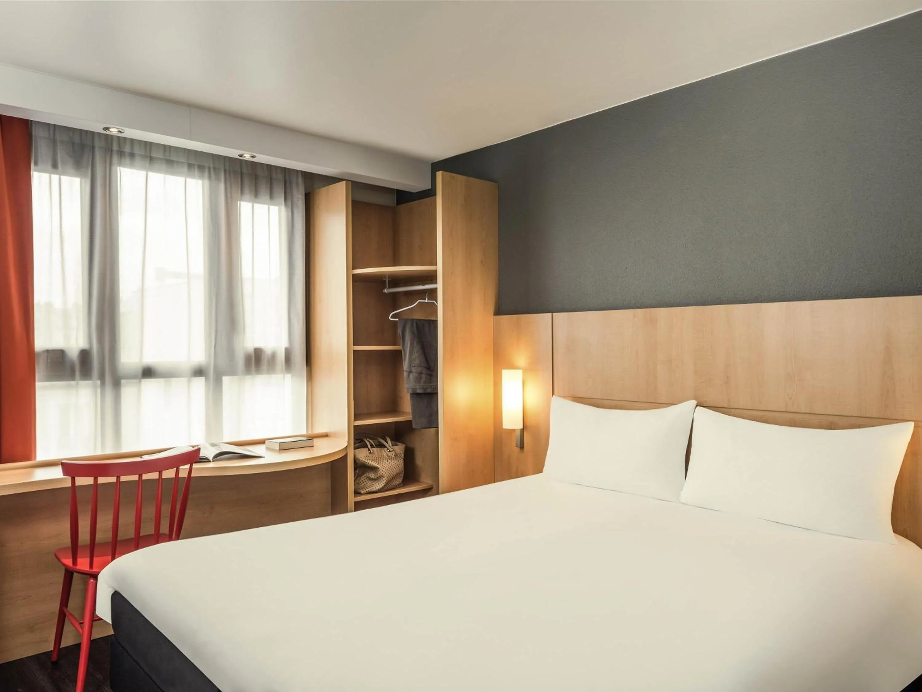 Bedroom, Bed in ibis Paris Bastille Faubourg St Antoine
