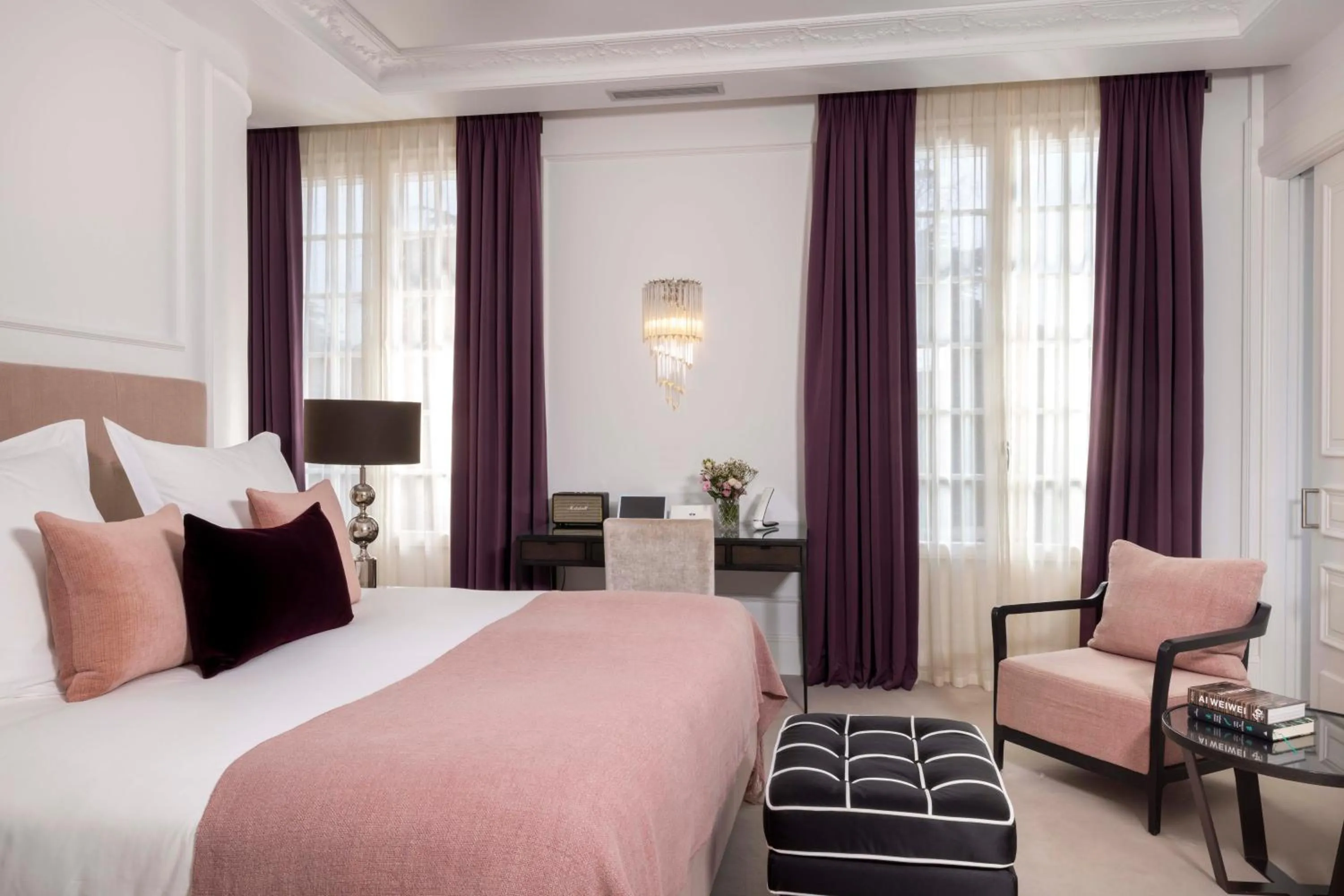 Photo of the whole room, Bed in Villa Magalean Hotel & Spa