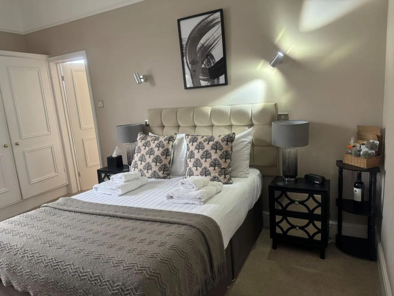 Bed in The Red Lion Hotel