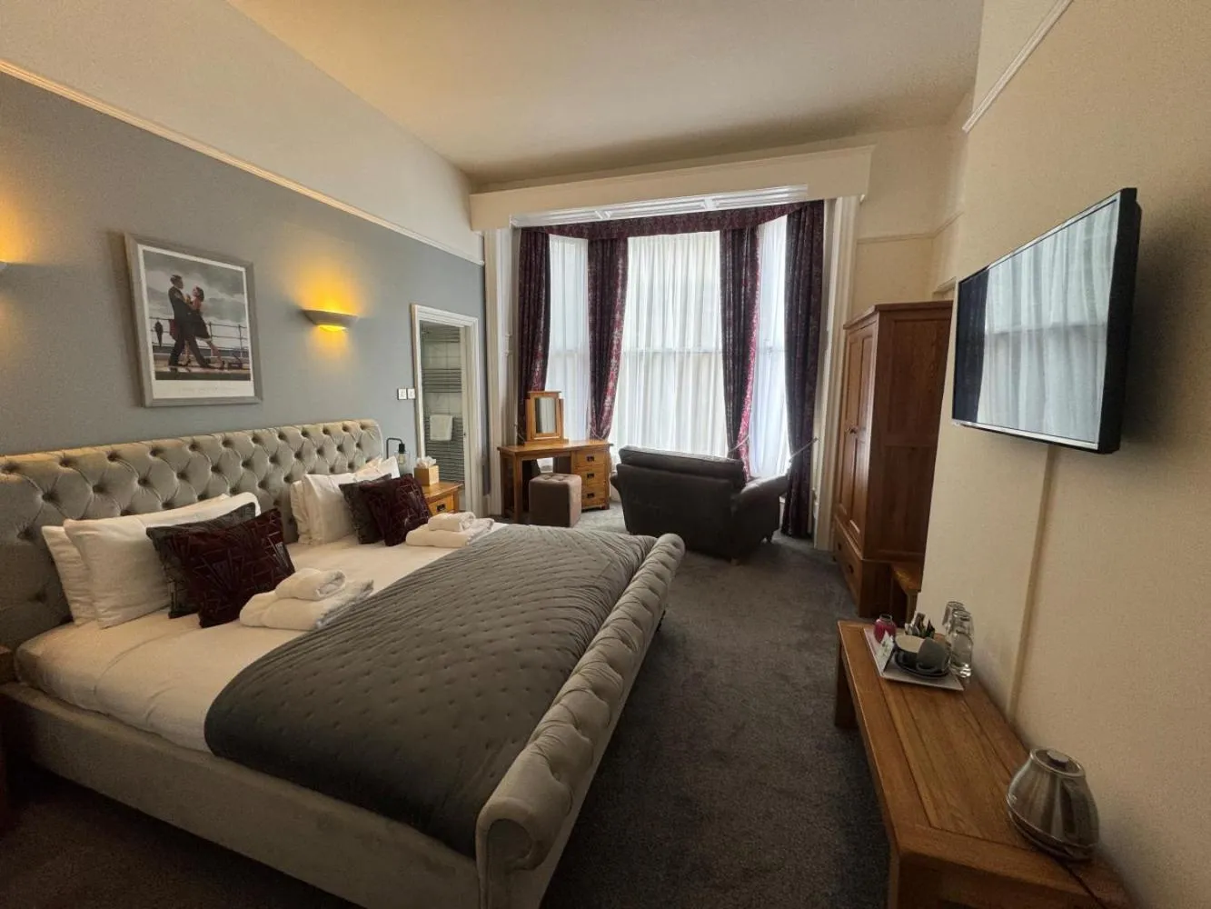 Bed in The Red Lion Hotel