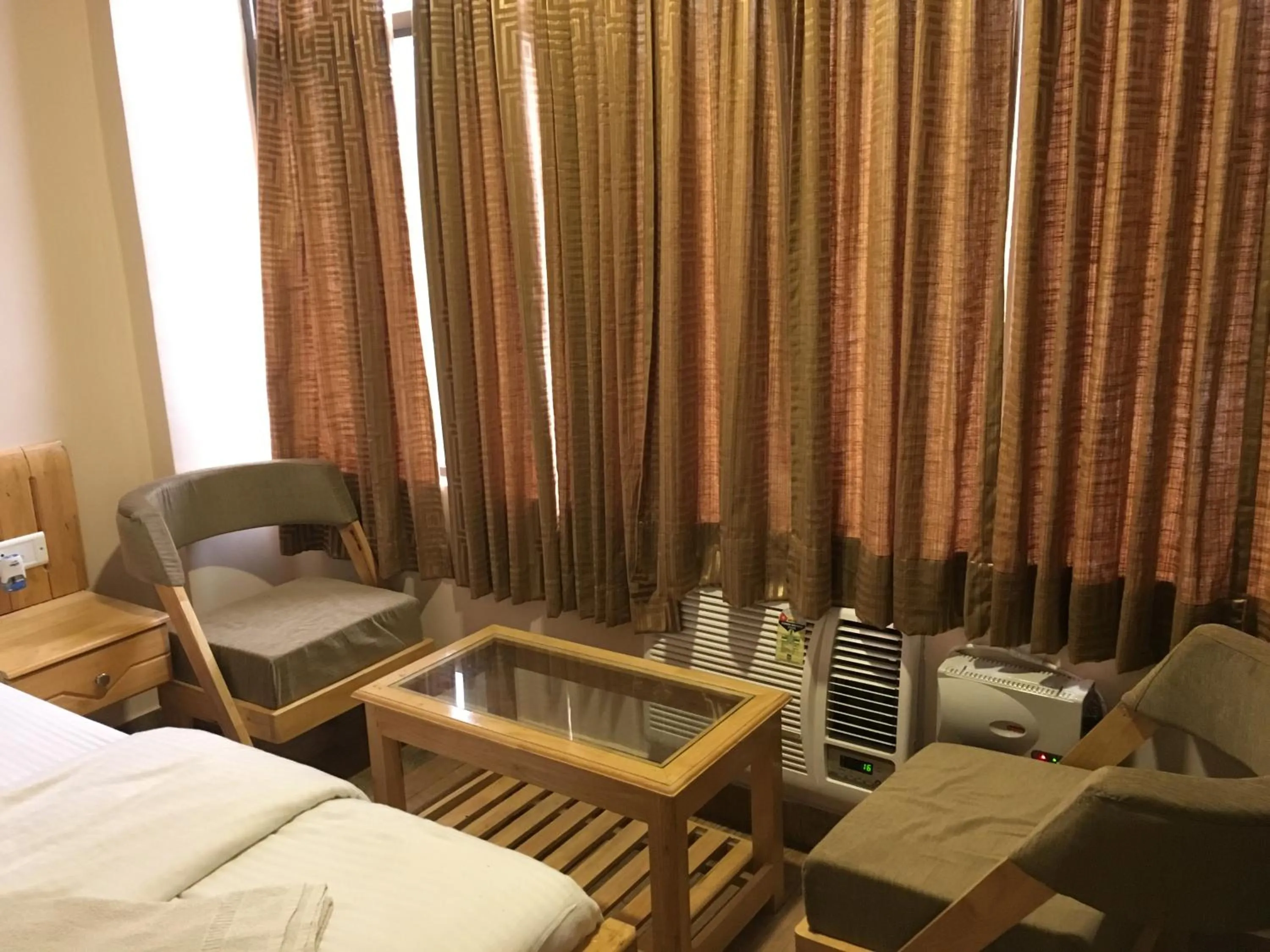 Seating area, Bed in The Kingdom, Havelock