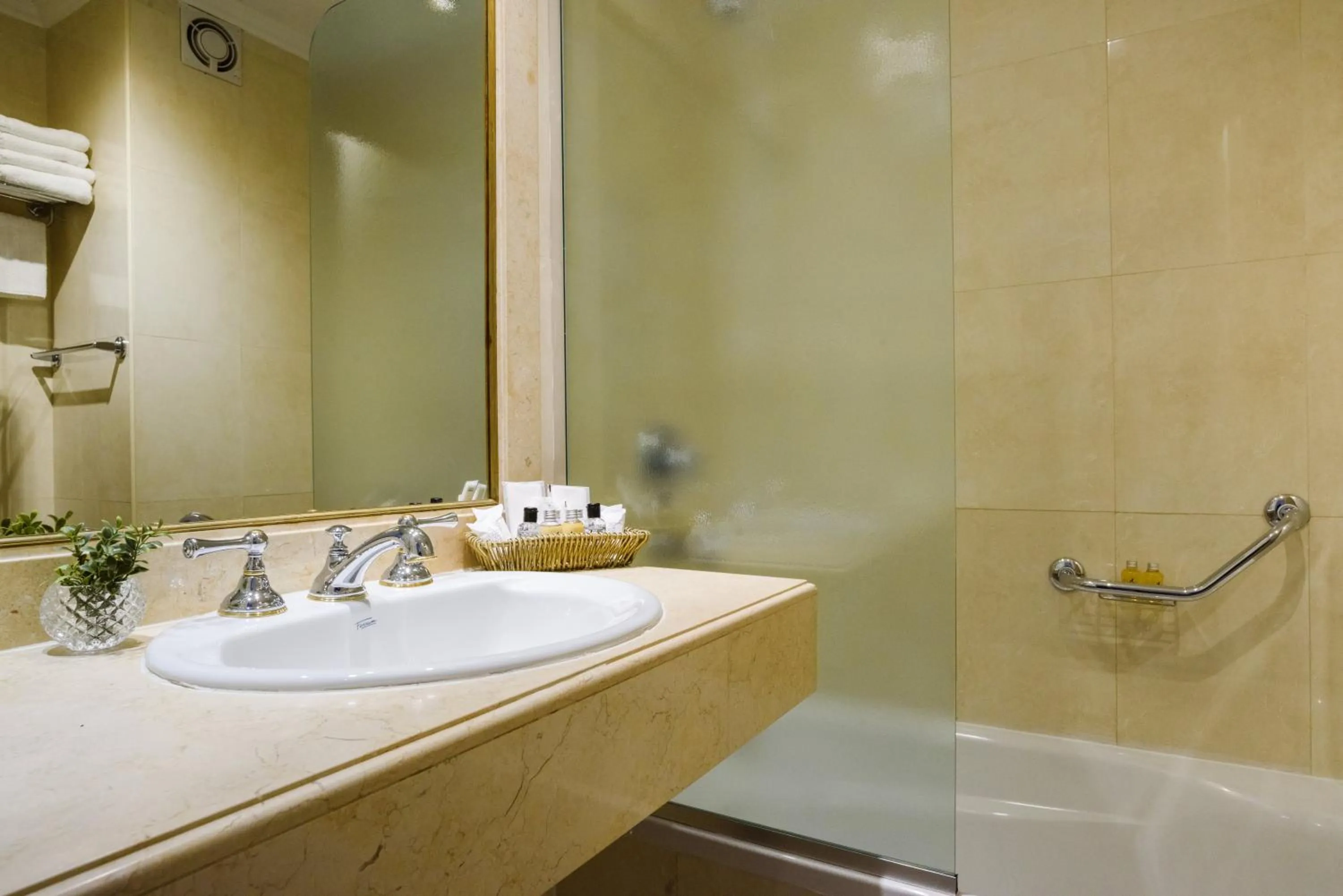 Toilet in Lagos Del Calafate