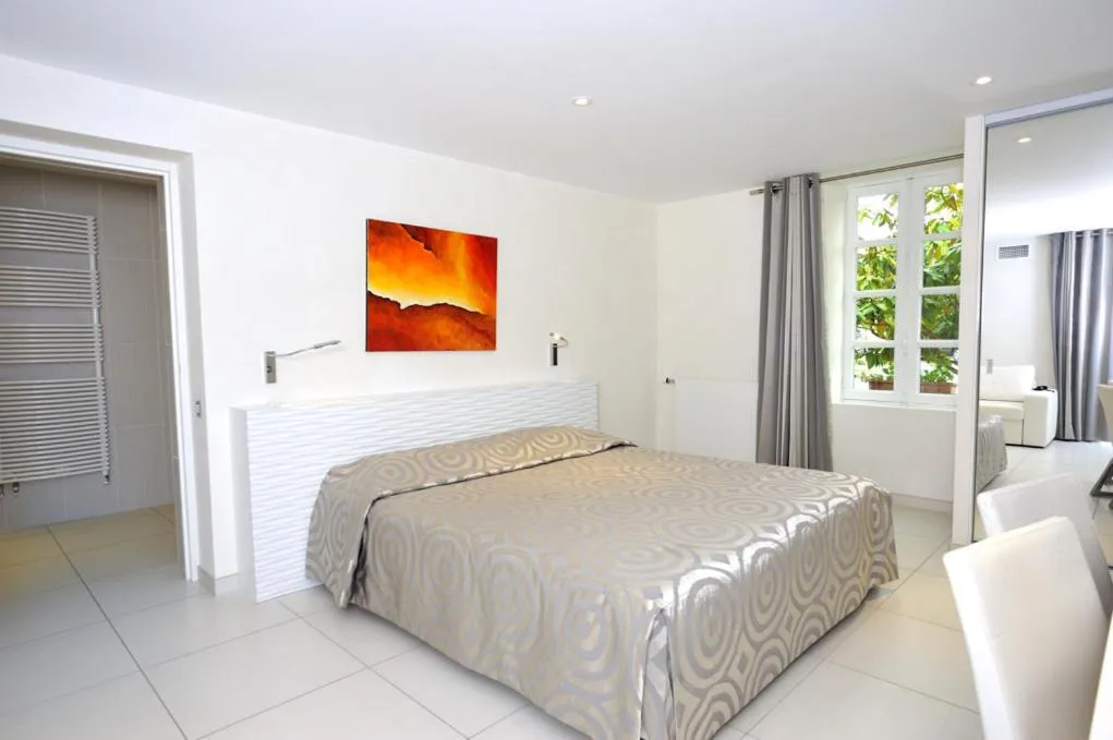 Bed in Logis Hôtel Restaurant Relais Du Gué De Selle