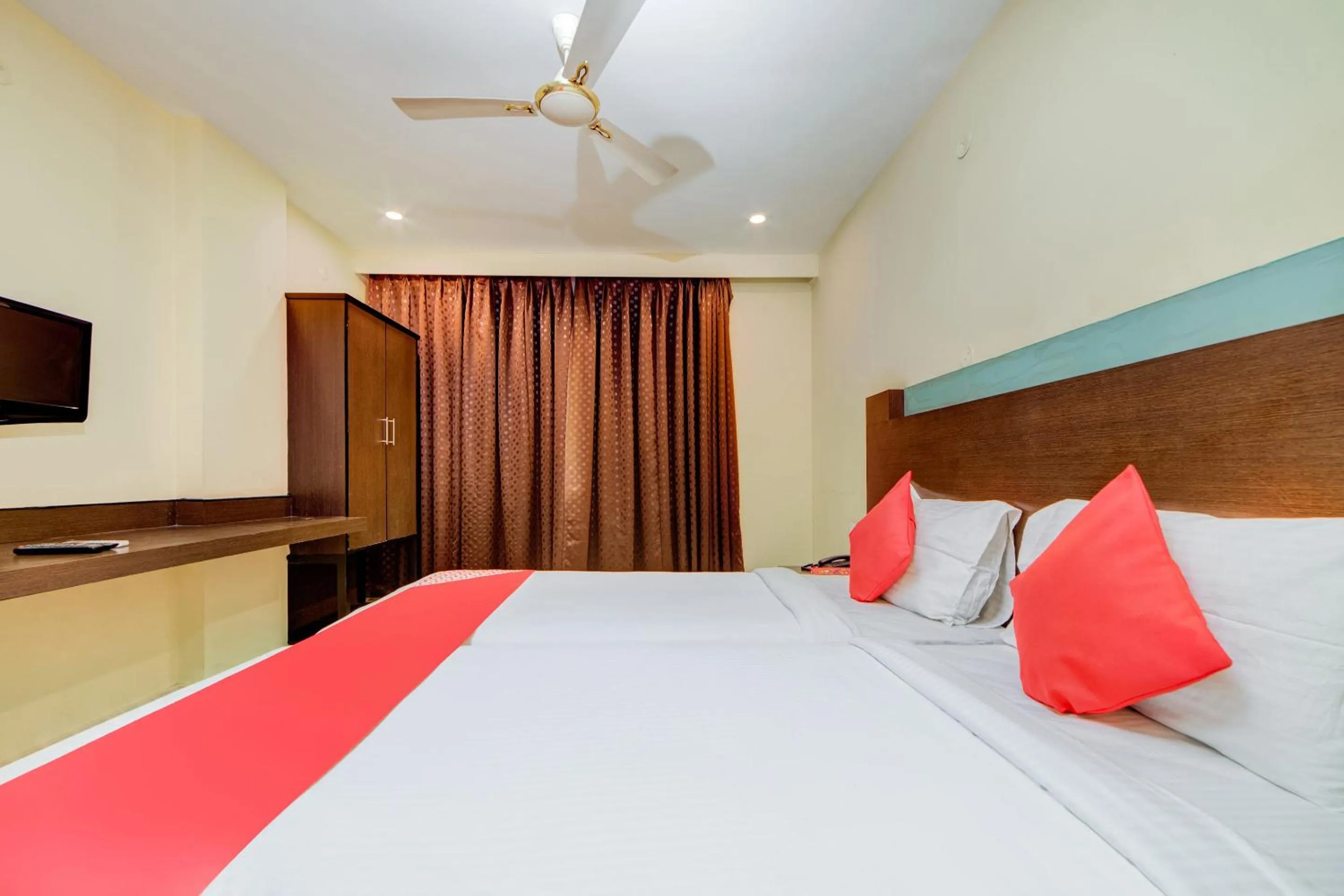 Bedroom, Bed in Hotel O Kachiguda Railway Station