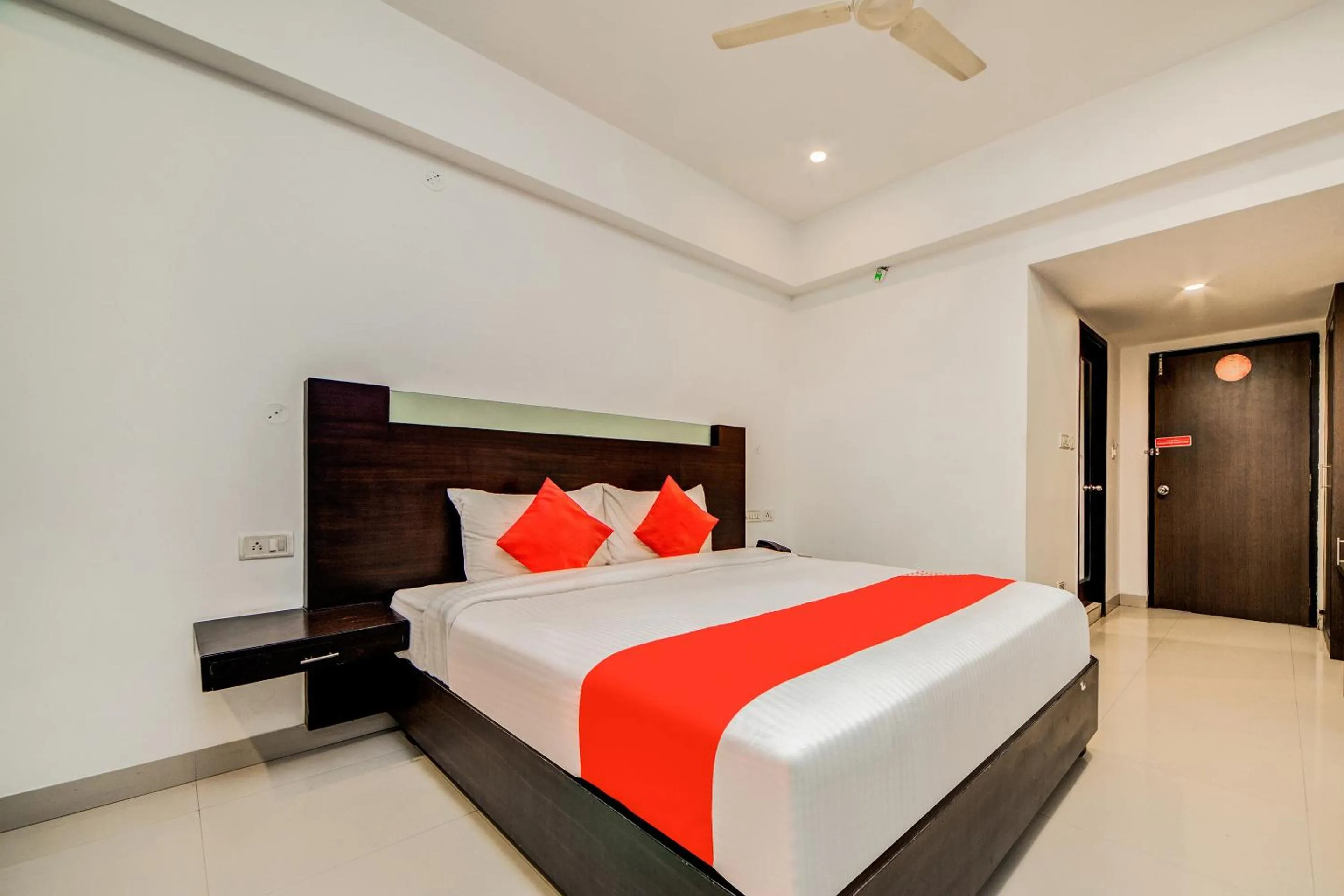 Bedroom, Bed in Hotel O Kachiguda Railway Station