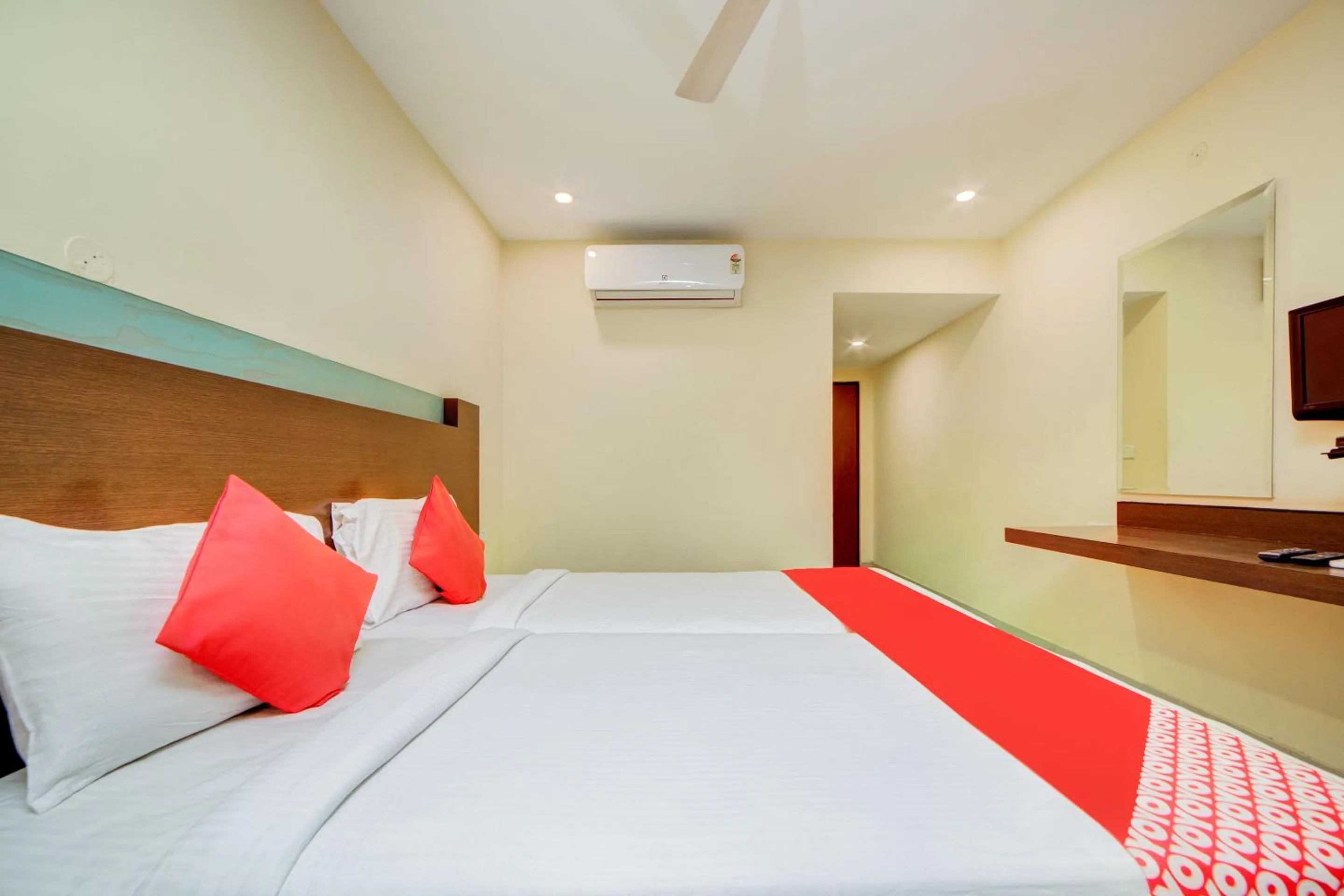 Bedroom, Bed in Hotel O Kachiguda Railway Station