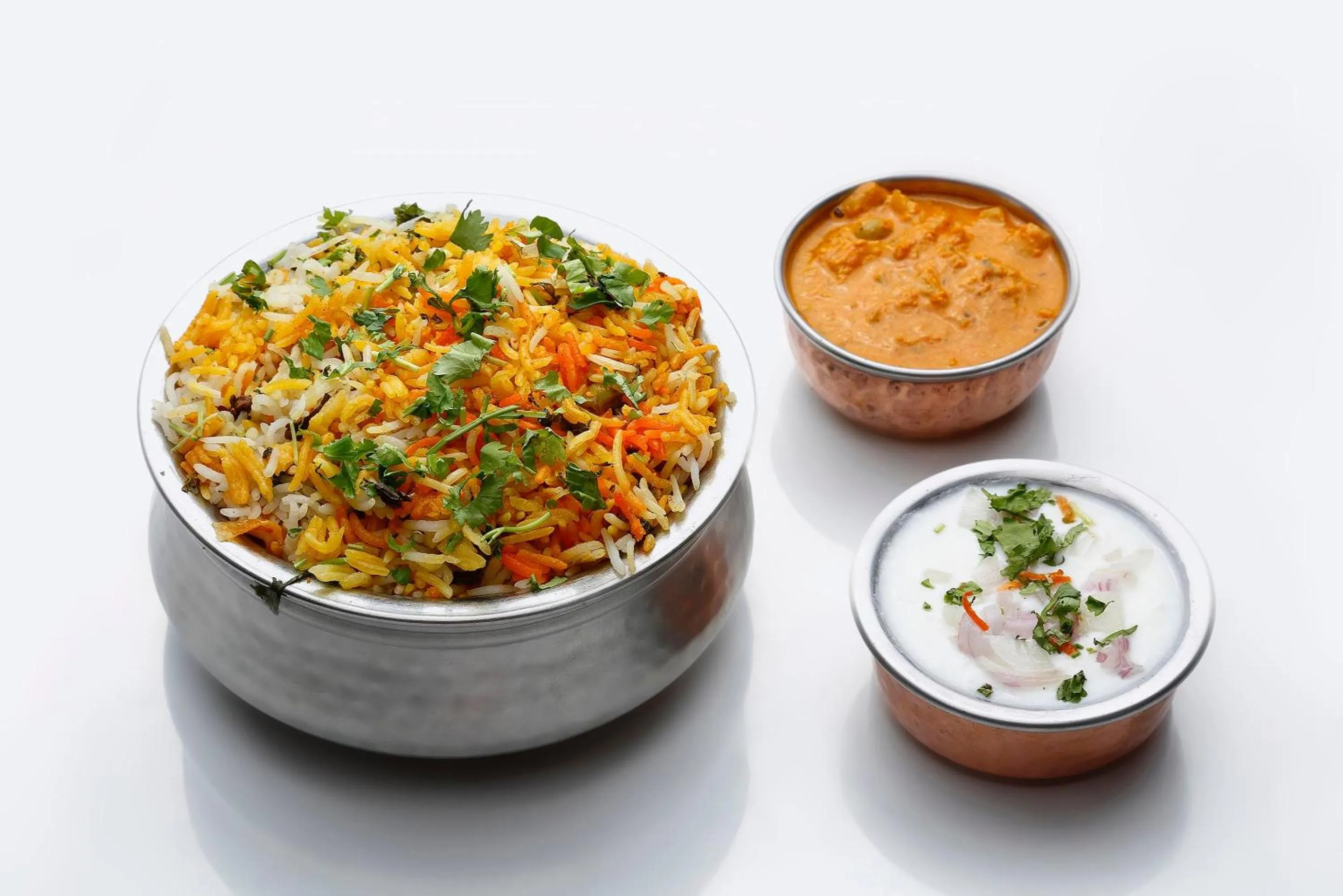 Restaurant/places to eat in Hotel O Kachiguda Railway Station