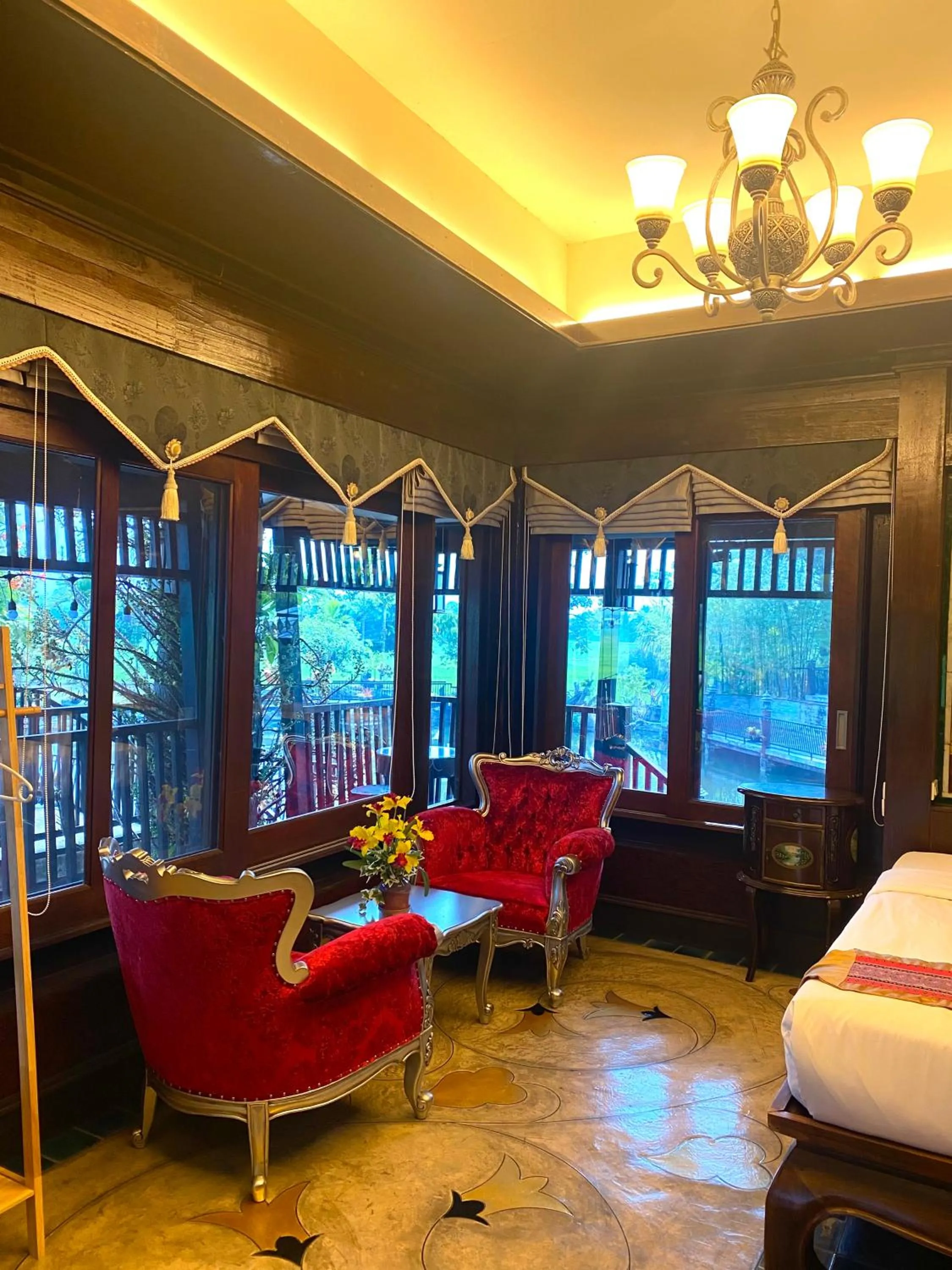 Bed in Bantunglom Resort