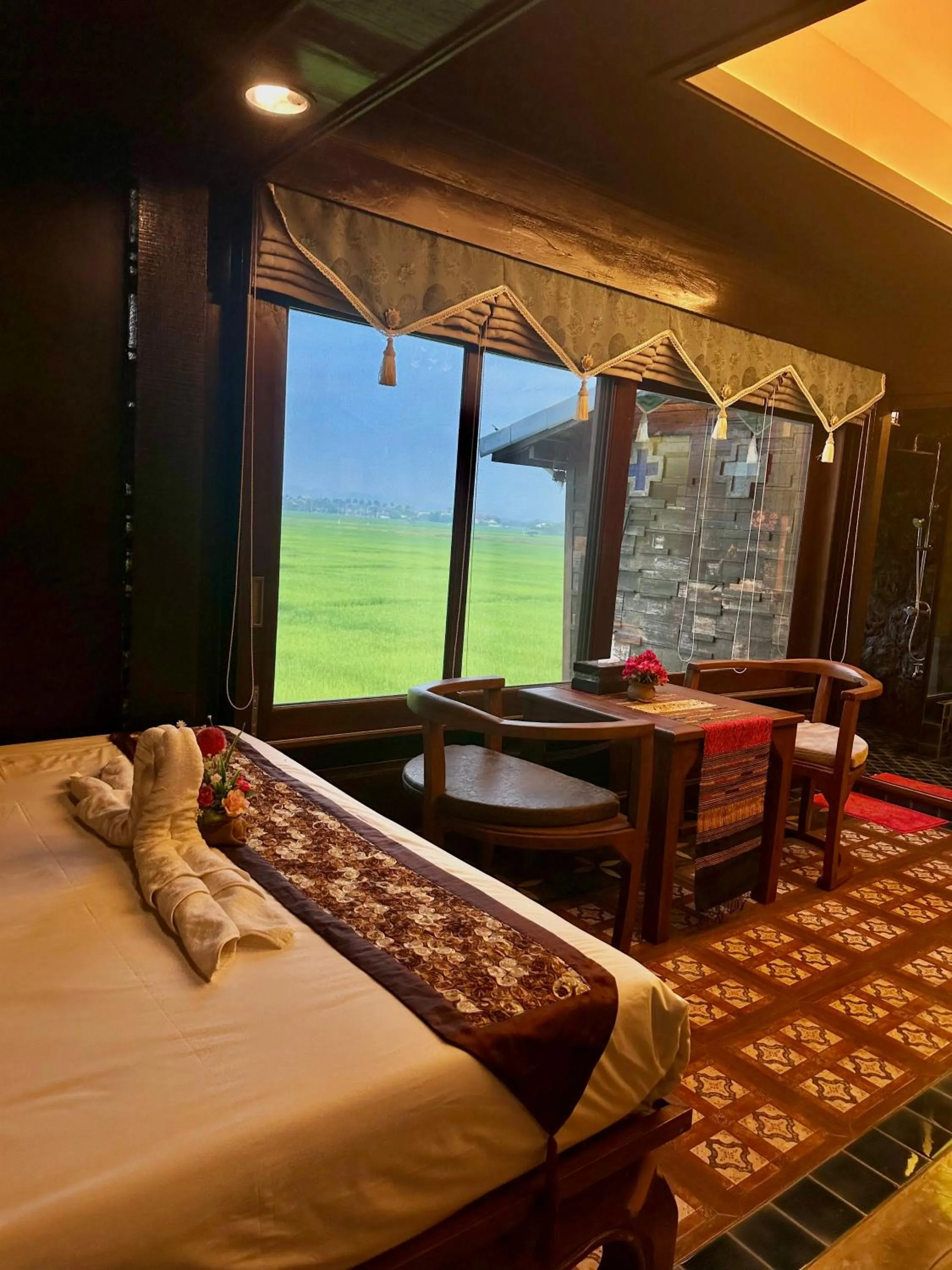 Bed in Bantunglom Resort