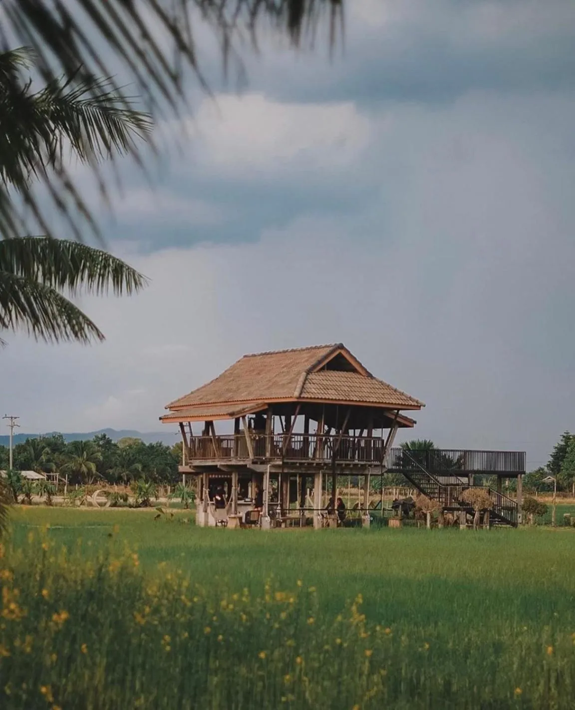 Restaurant/places to eat in Bantunglom Resort