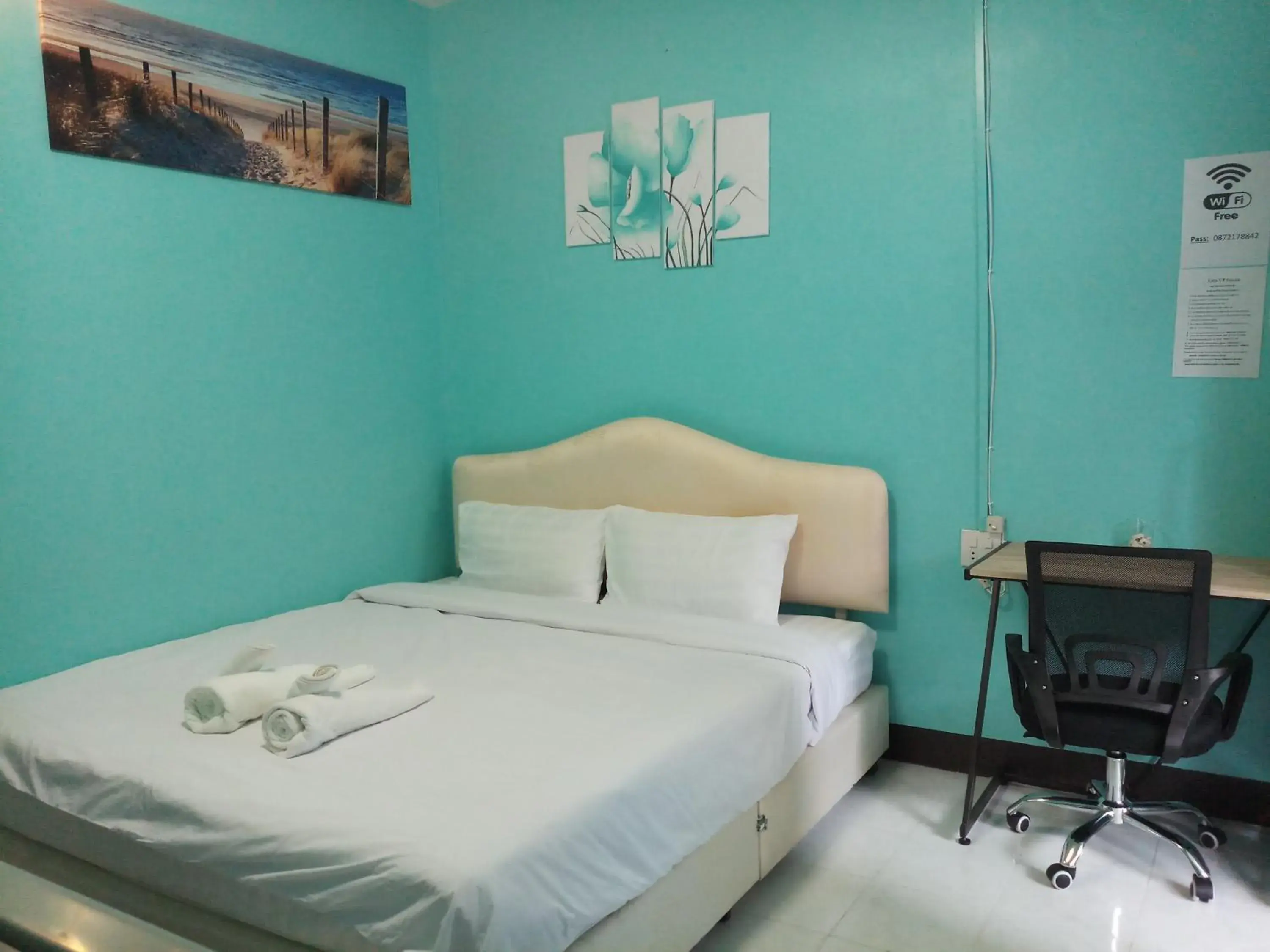 Superior Double Room in Kata S. T. House Superior Double Room in Kata S. T. House