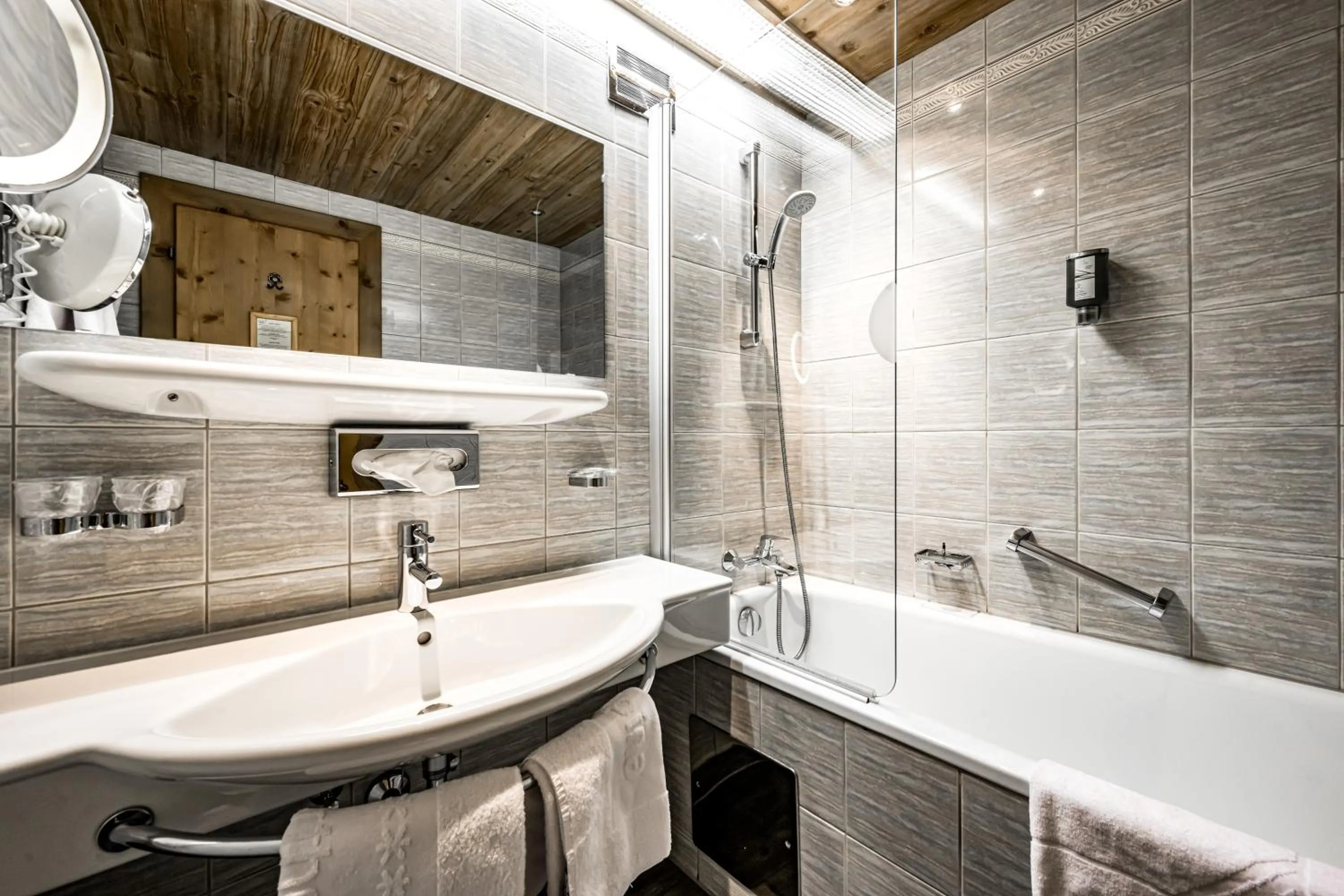 Bathroom in Hotel Alpina Sölden - Adults Only