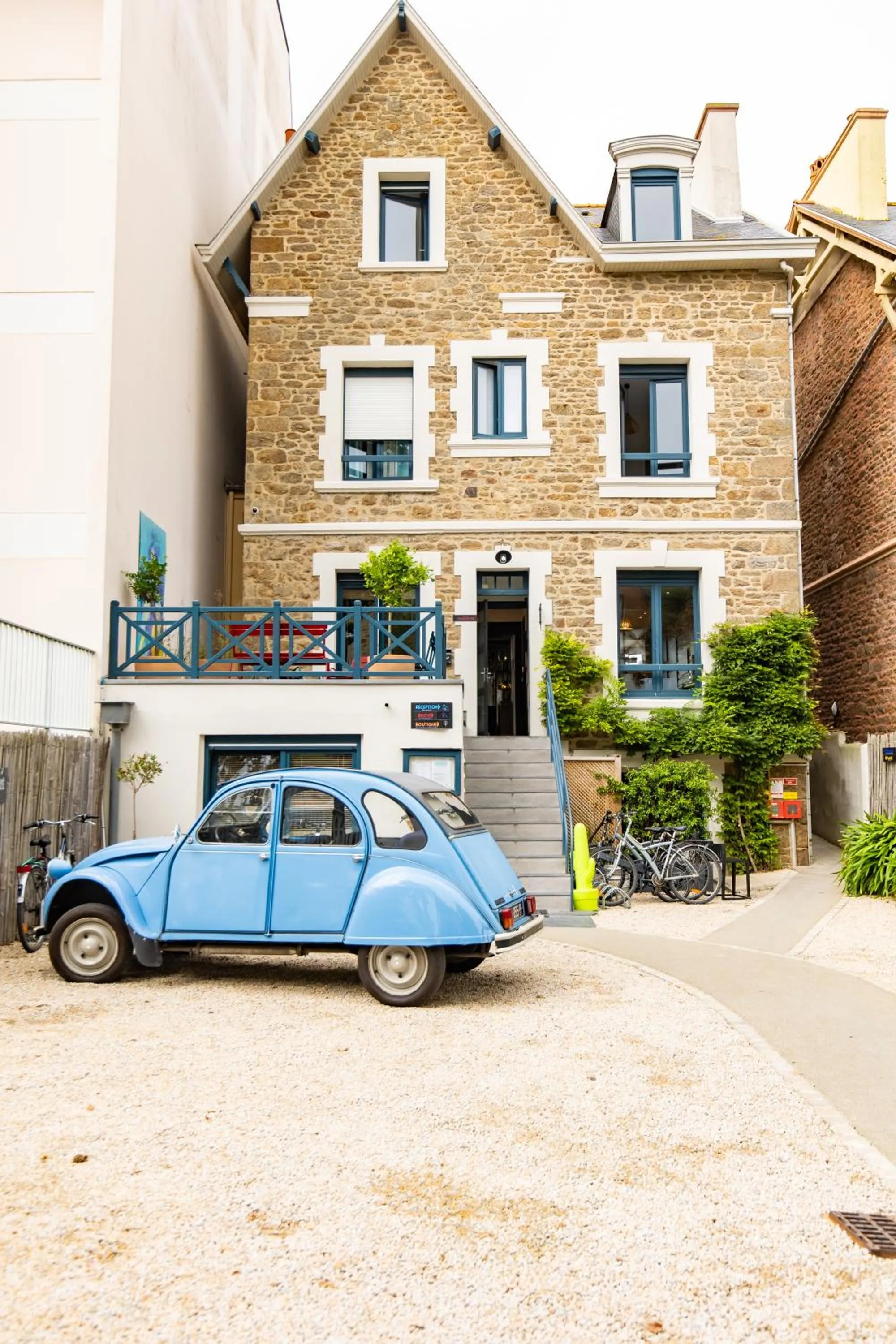 Parking in Hôtel Les Charmettes - Saint Malo