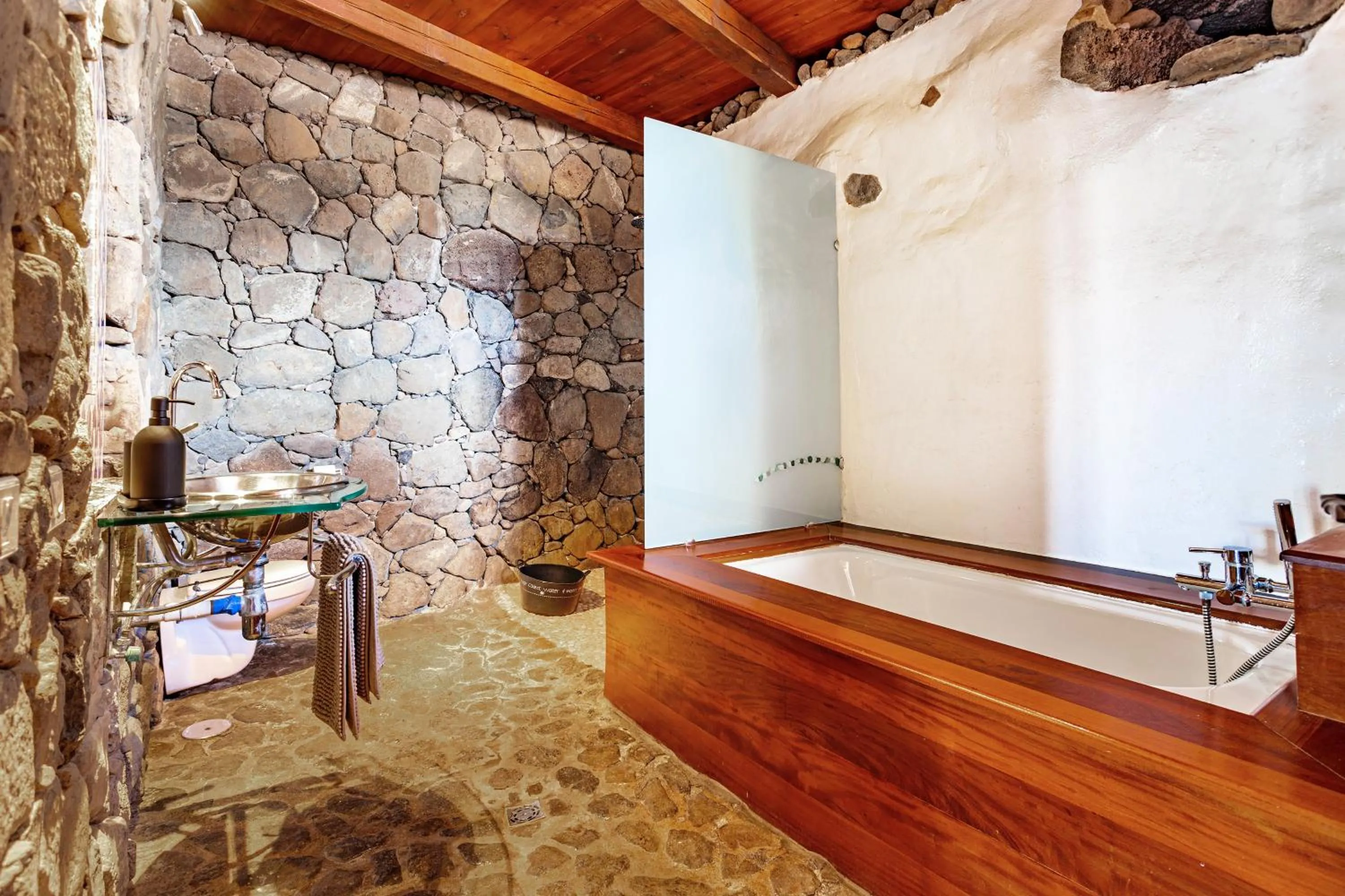 Bathroom in Finca De Arrieta Village - Yurts and Stone Cottages - Shared Pool - Walking distance to Arrieta Beach - Off Grid