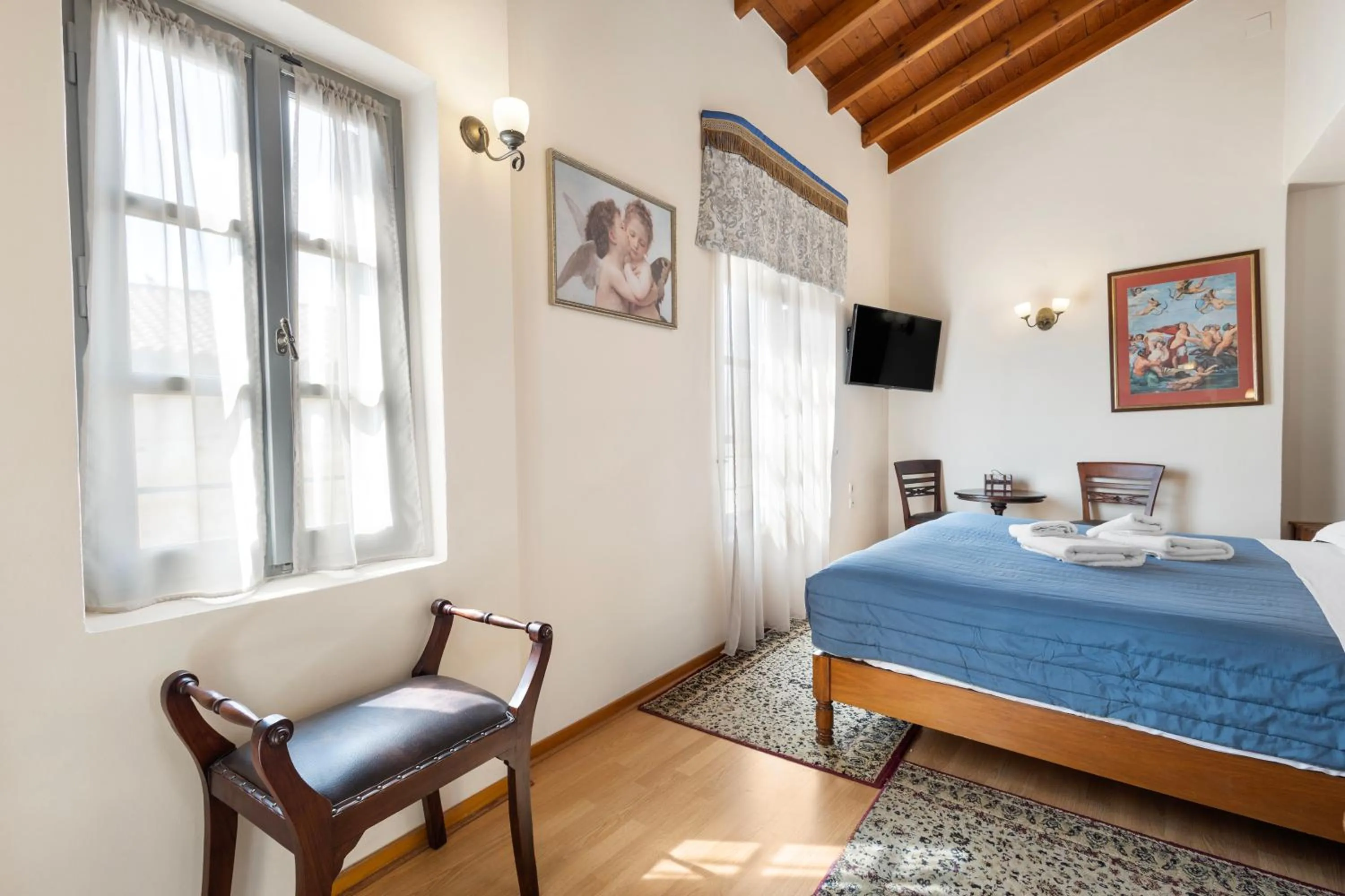 Bedroom, Bed in Belmondo Hotel